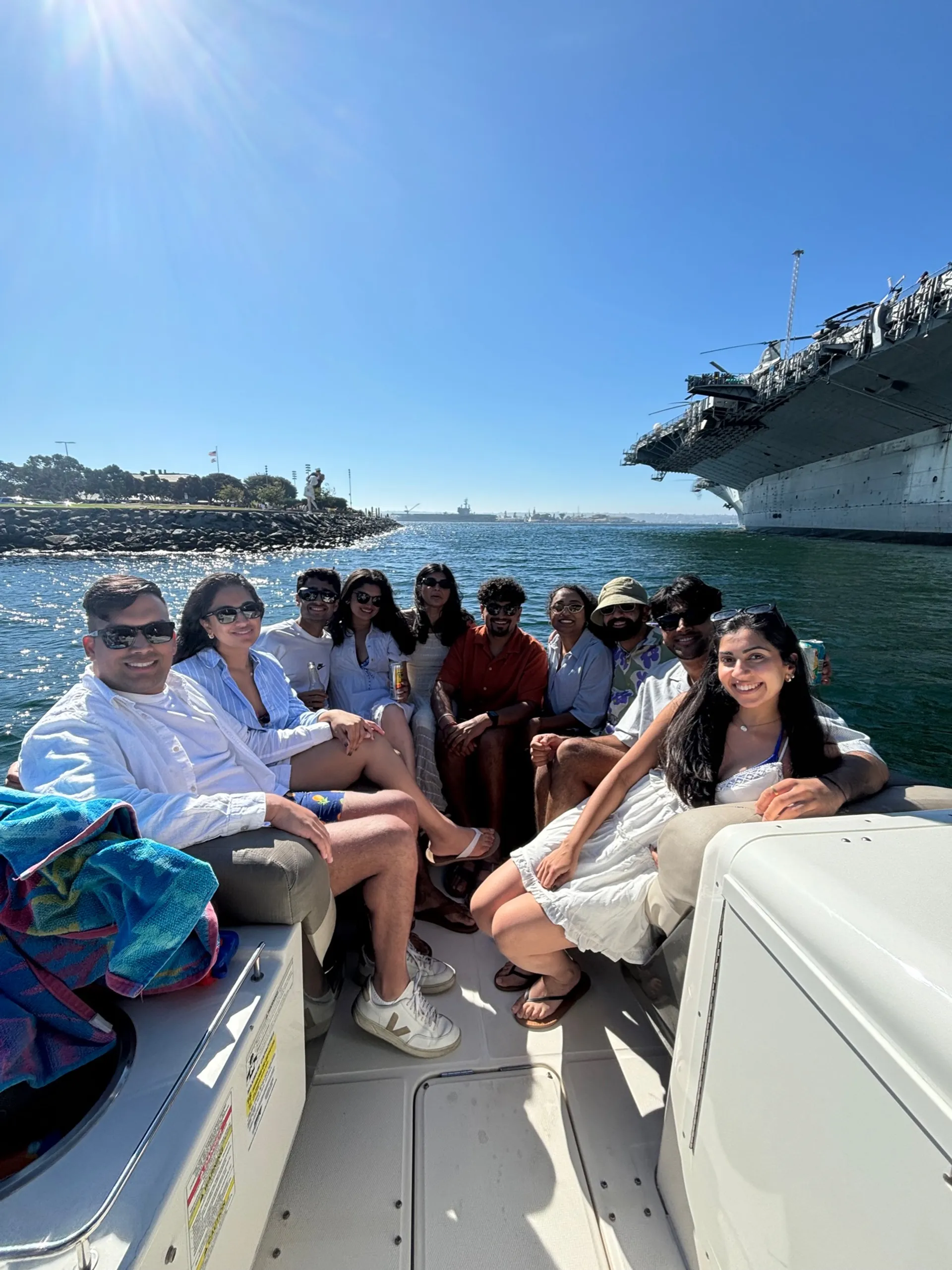 Chill 30' Deck Boat, Water Toys, BYOB 🍹🍸🥂🍾👙🏝️, includes Captain