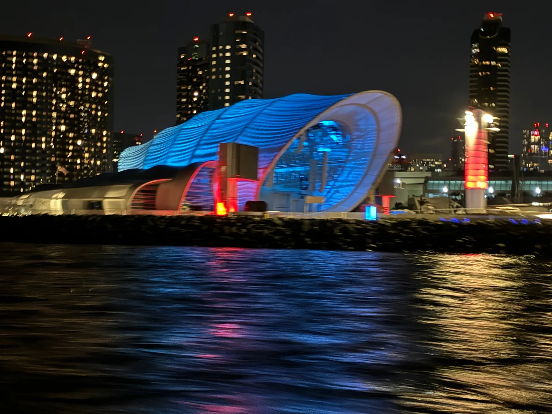 Chill 30' Deck Boat, Water Toys, BYOB 🍹🍸🥂🍾👙🏝️, includes Captain