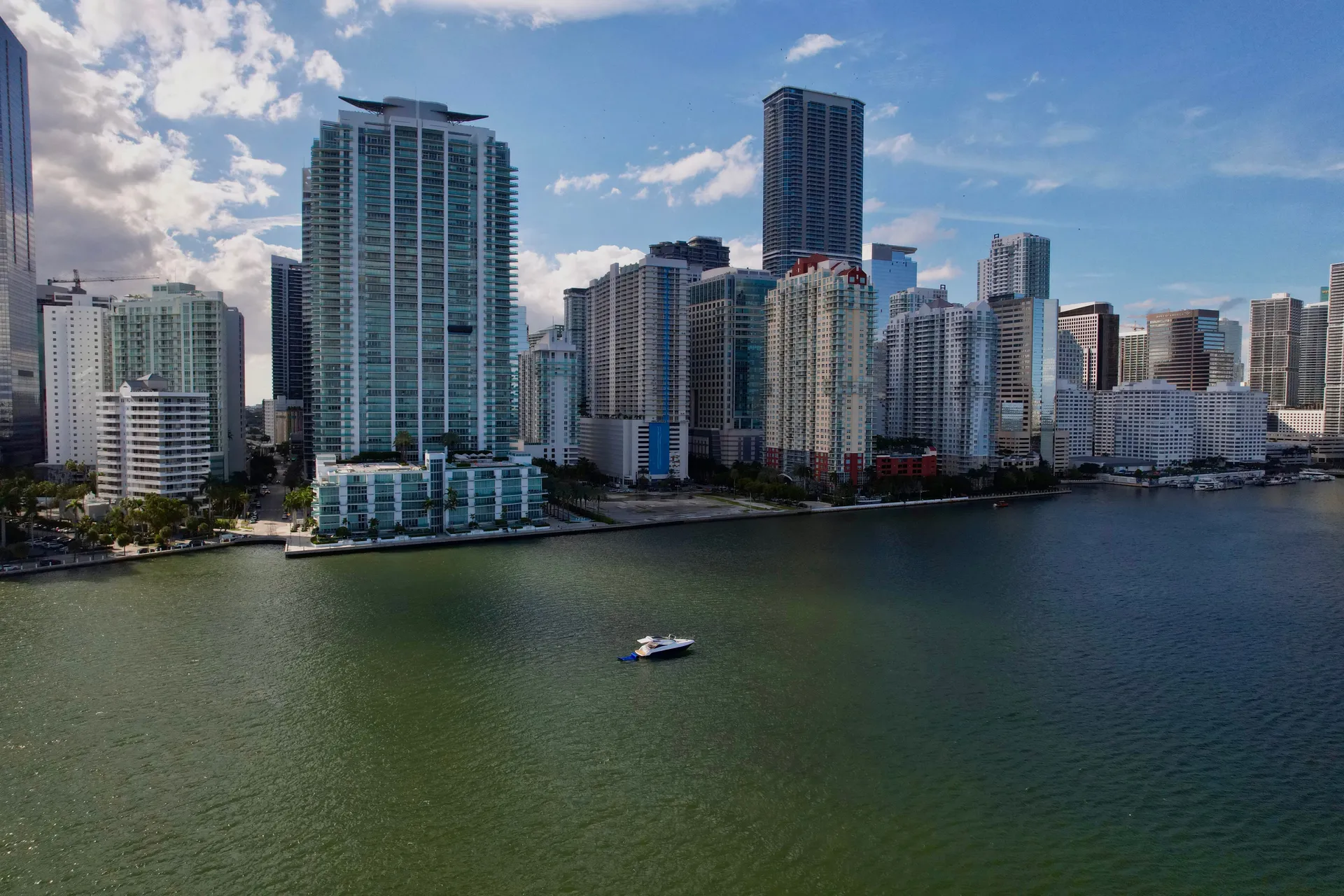  40ft 2023 Schaefer for 13 - Experience Miami's Best!!