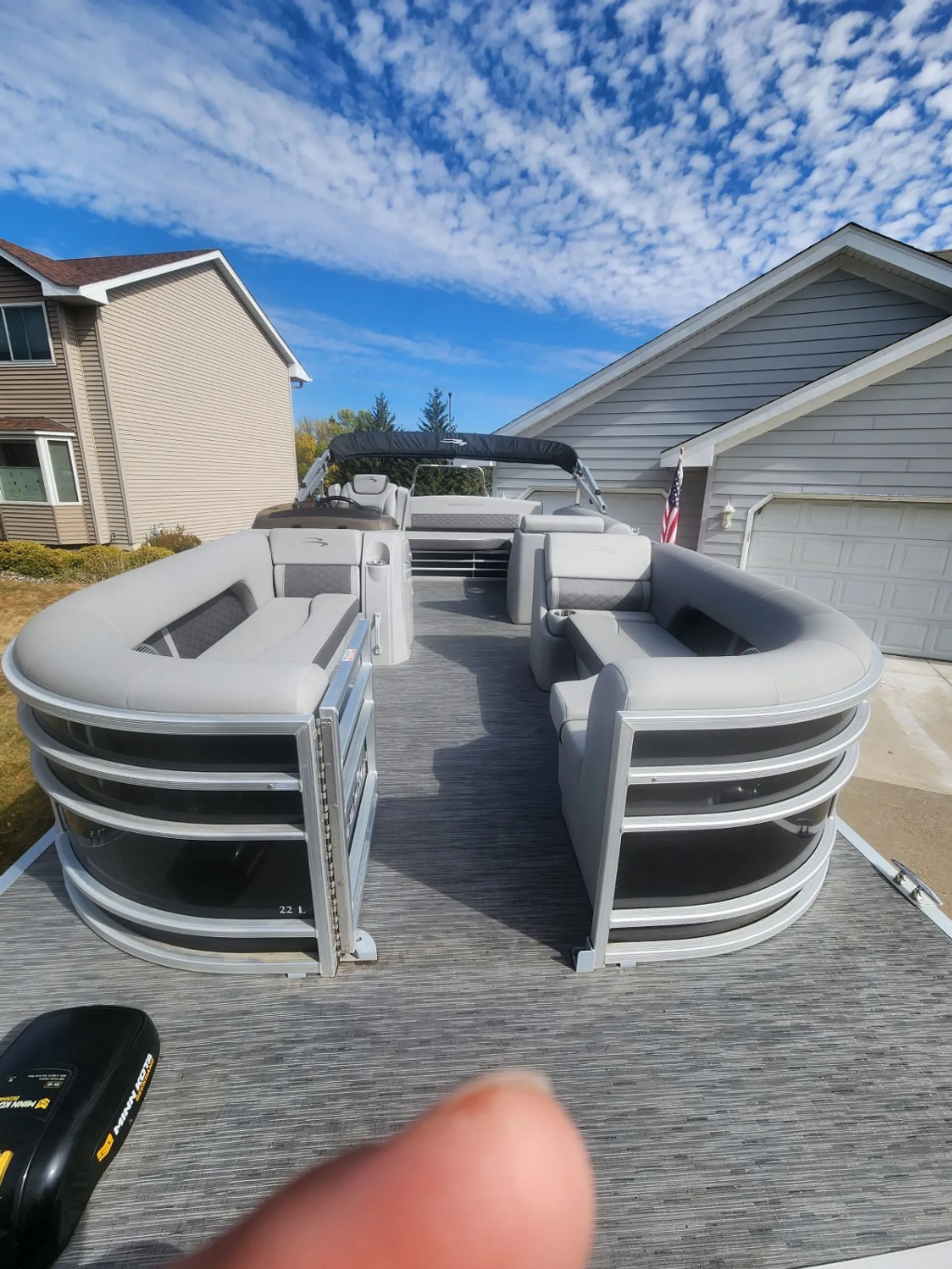 Enjoy Fishing or Cruising Around in This Luxurious Pontoon!