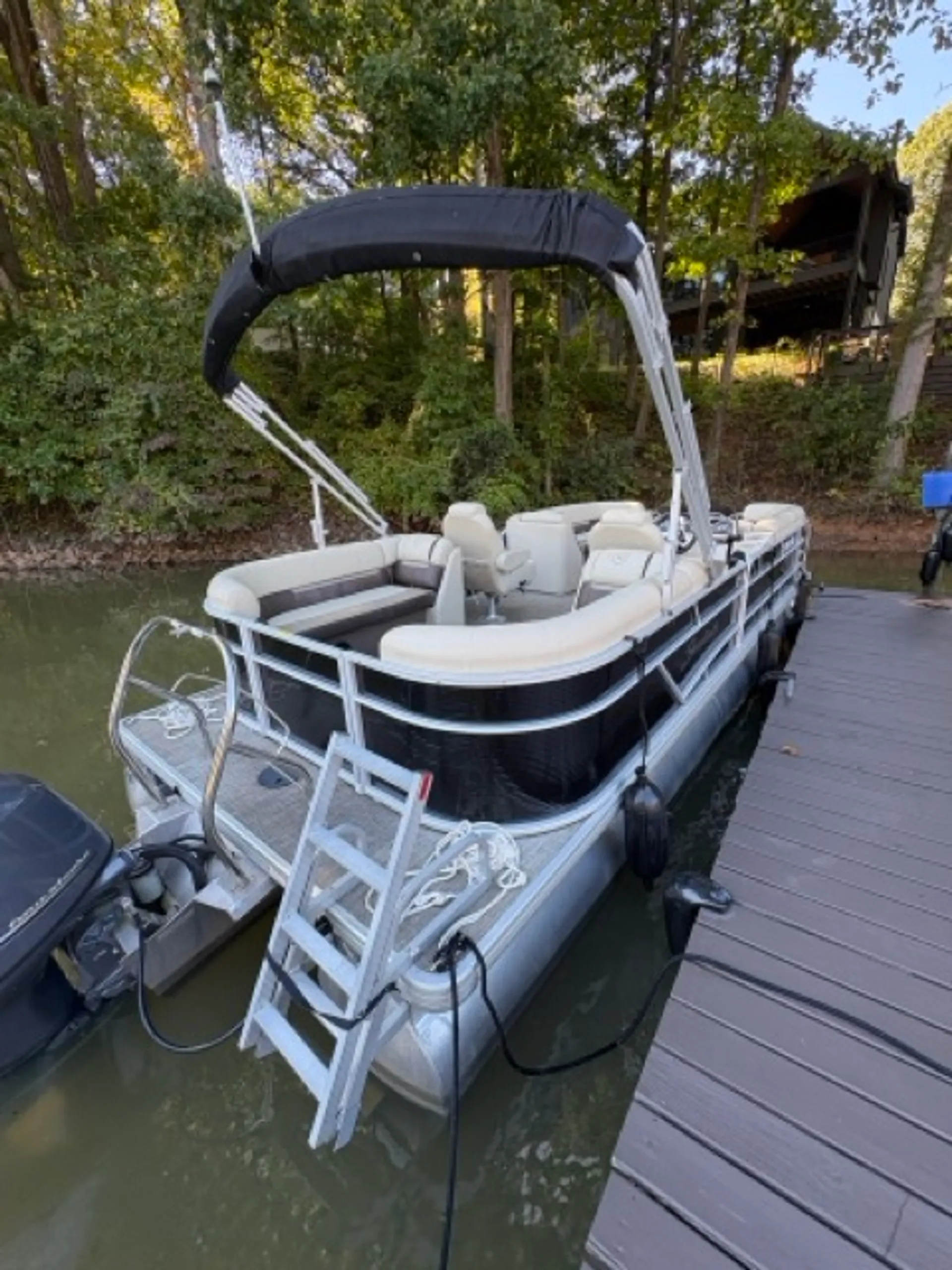 Lake Norman Luxury Pontoon Rental 