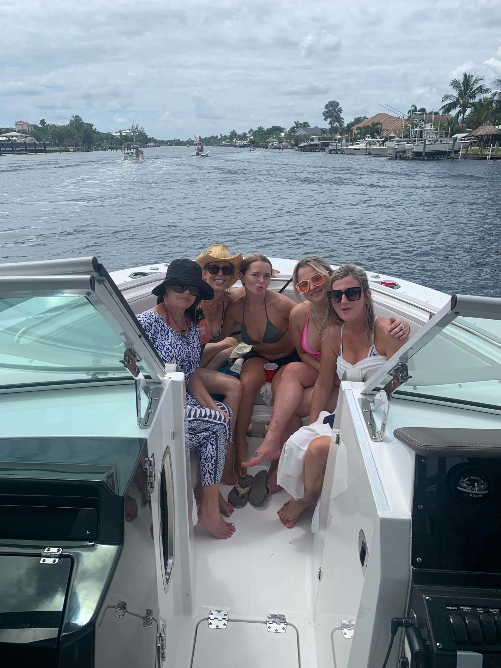 27 Blackfin for Charter/ Sandbar Excursion/sightseeing/snorkeling 