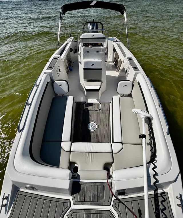 Rent a STARCRAFT MARINE center console in Tampa, FL near me
