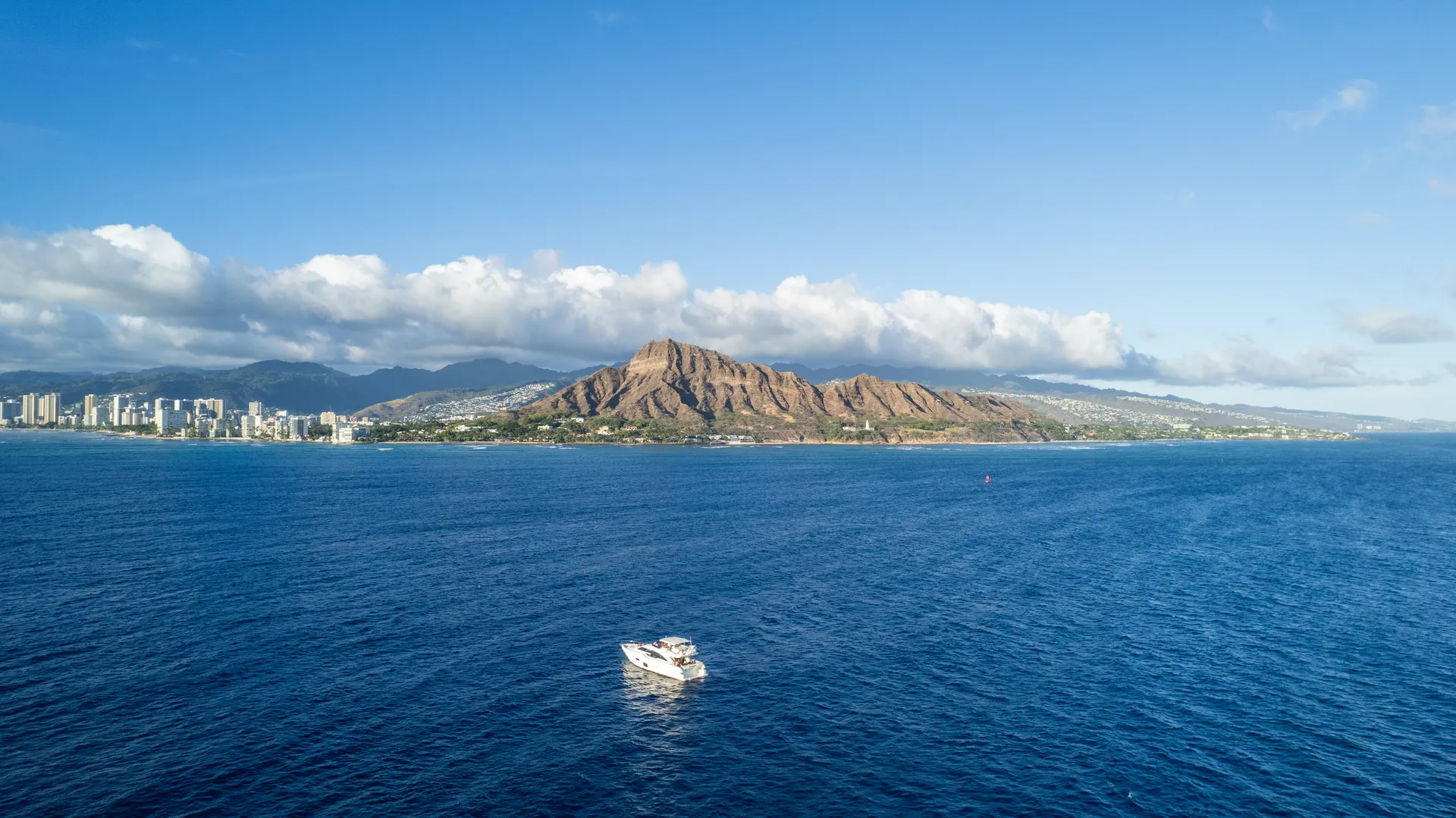 69ft Ferretti, Most Luxurious Yacht in Hawaii -Unparalleled Experience