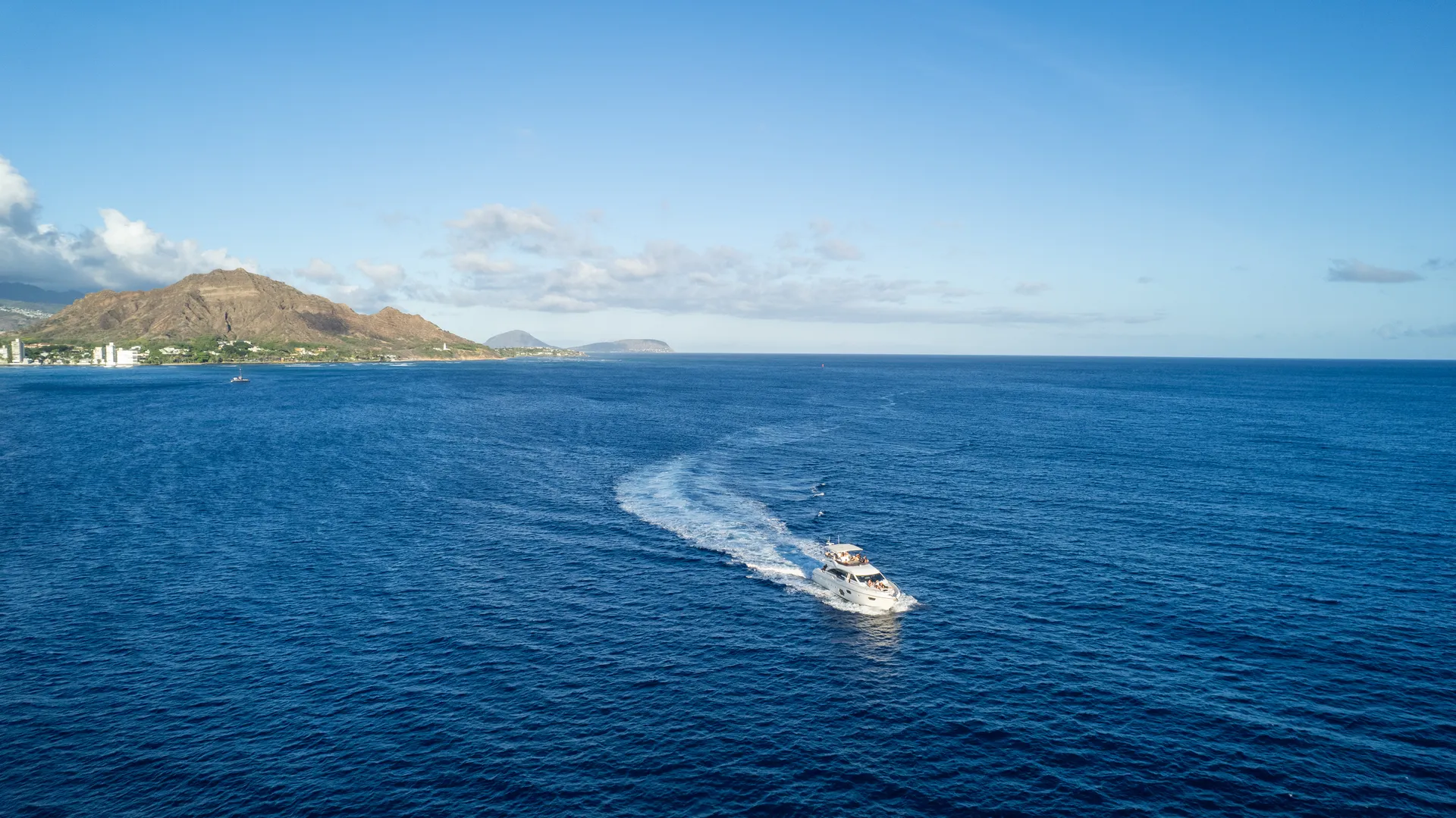 69ft Ferretti, Most Luxurious Yacht in Hawaii -Unparalleled Experience