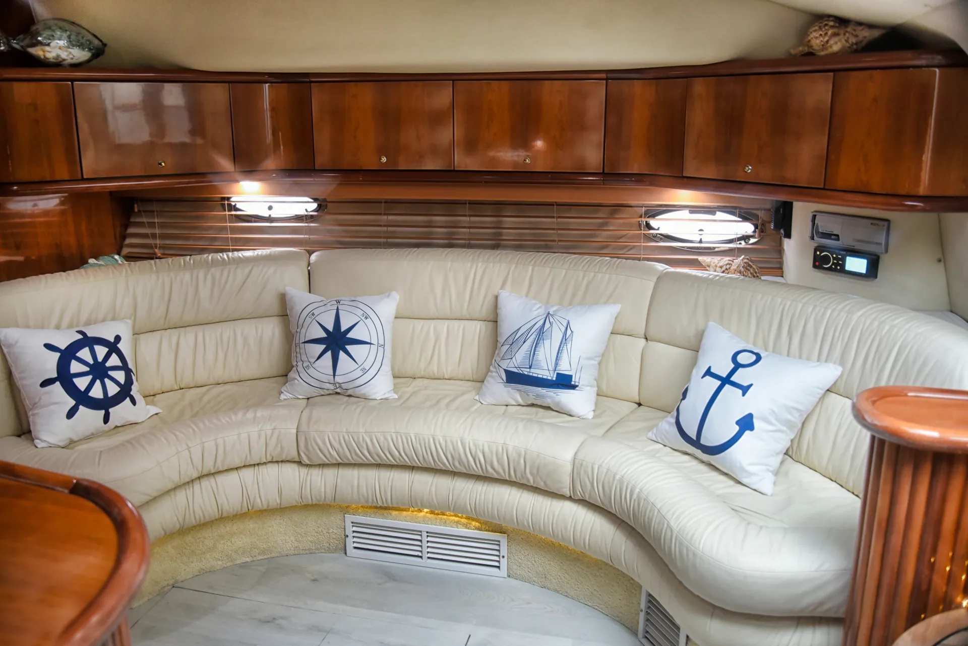 GET 1HR FREE 46' SUNSEEKER PARTY YACHT IN MIAMI FL *NO HIDDEN FEES!*