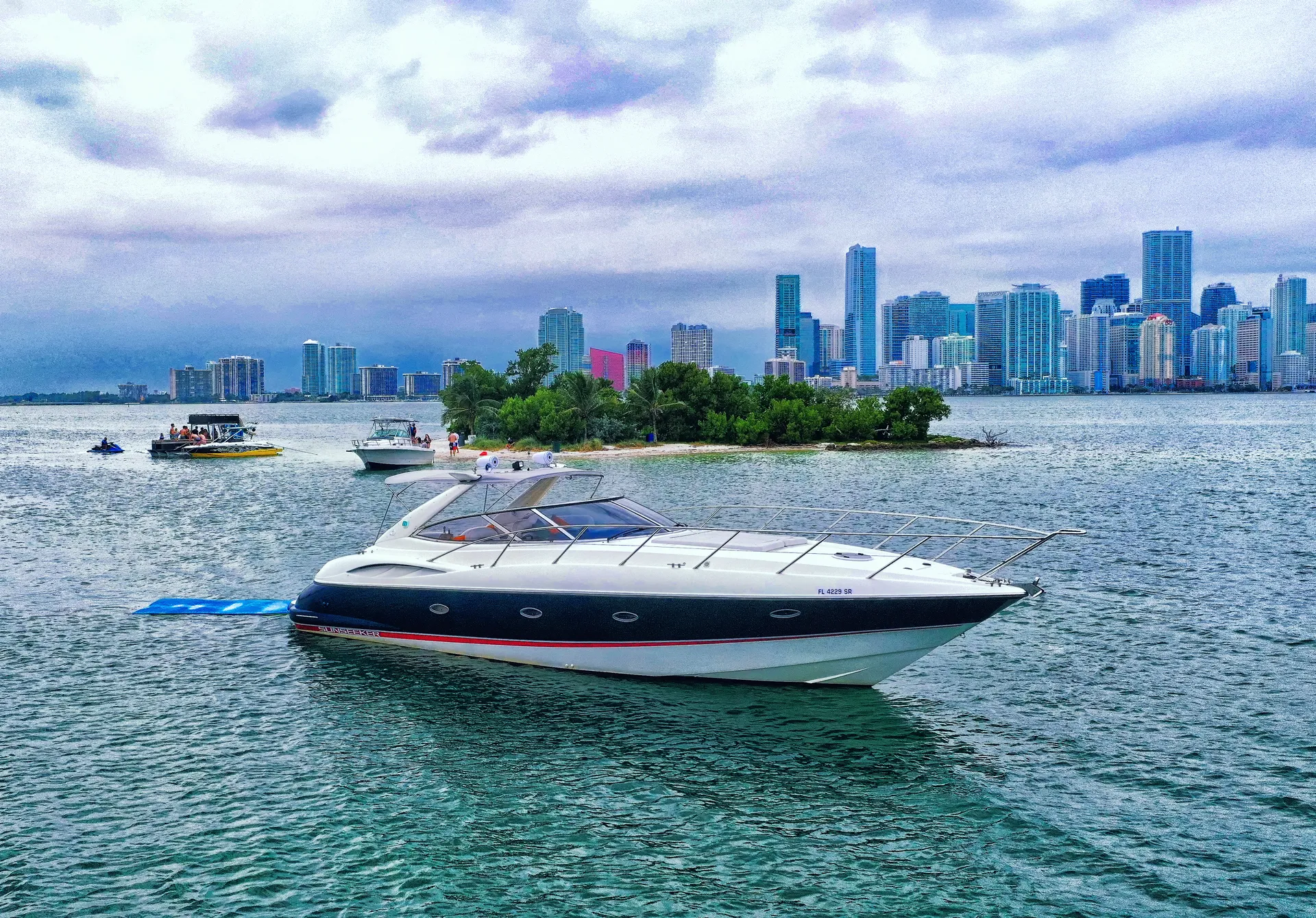GET 1HR FREE 46' SUNSEEKER PARTY YACHT IN MIAMI FL *NO HIDDEN FEES!*