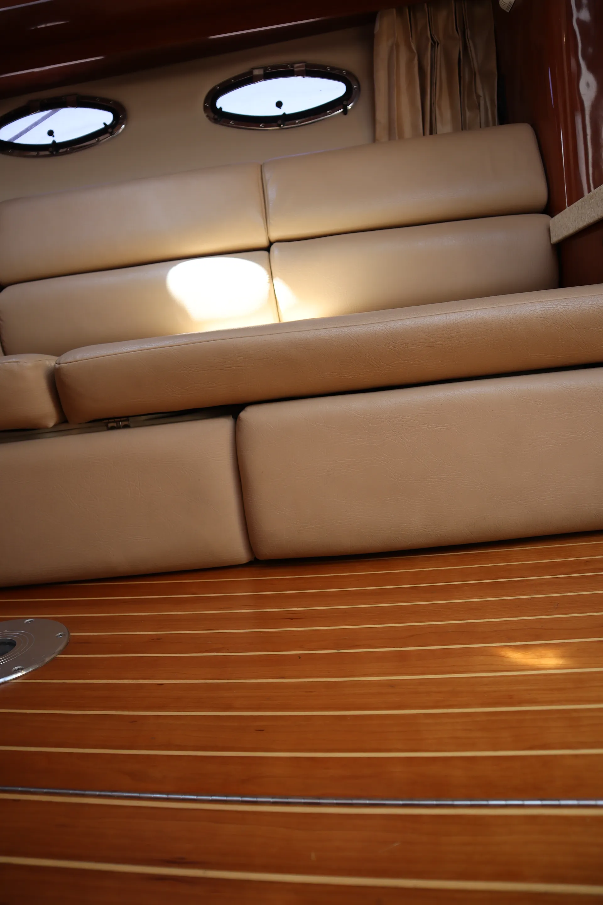 New listing 40' Regal  luxury Yacht 