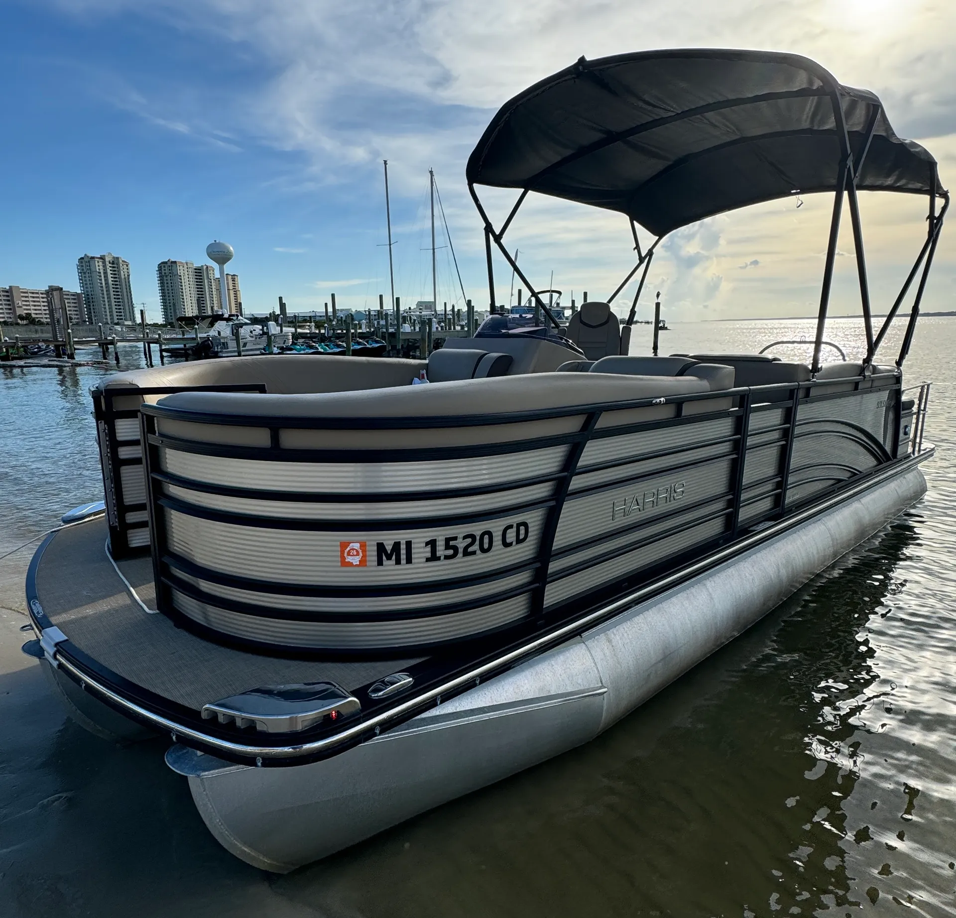 200hp Luxurious 2020 Harris Solstice 220 Tritoon Pontoon