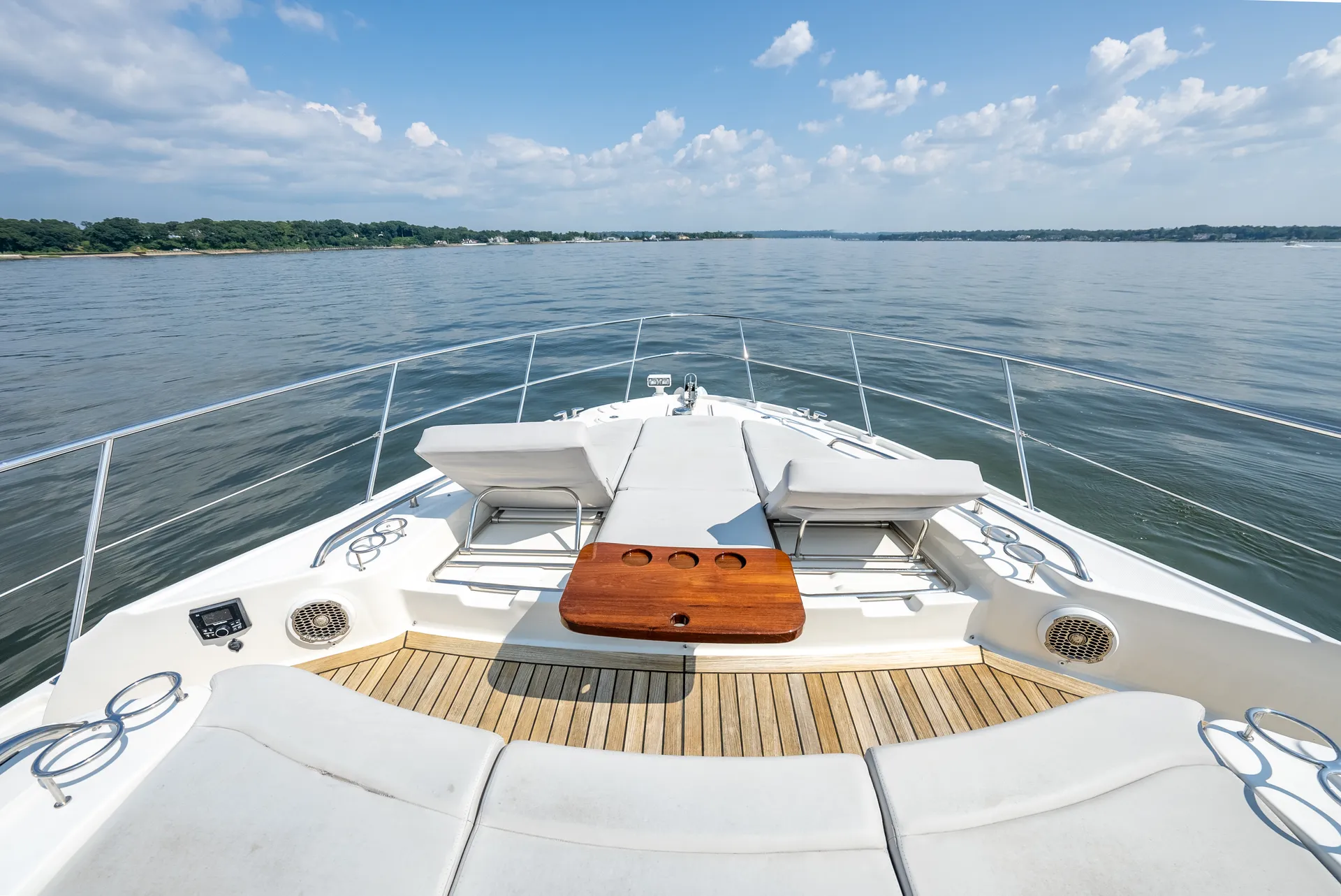 62ft Searay Flybridge Motoryacht, Serving NYC,CT, LI,HAMPTONS