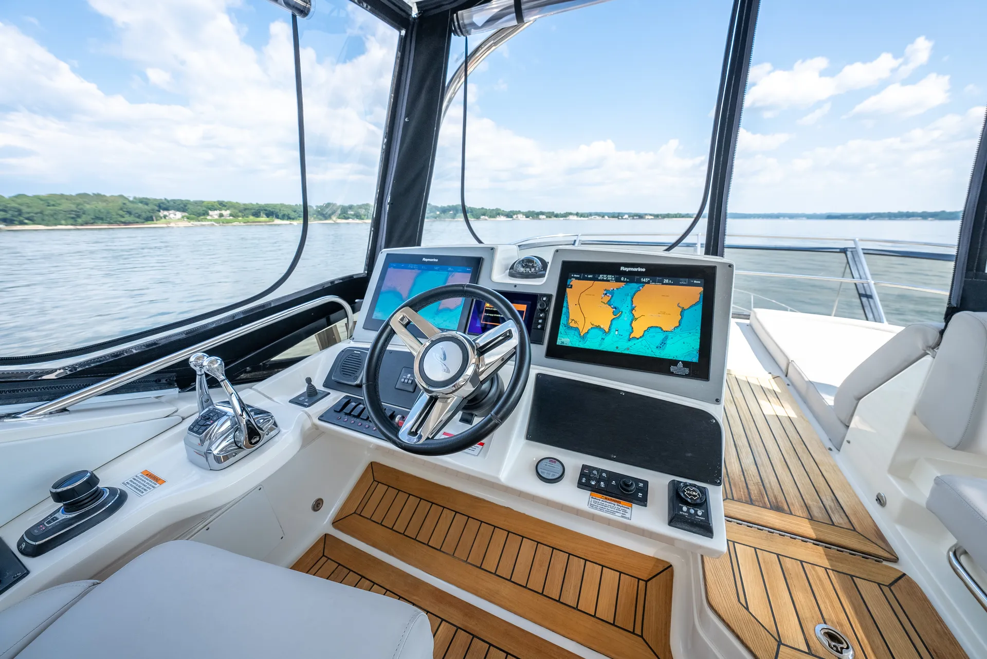 62ft Searay Flybridge Motoryacht, Serving NYC,CT, LI,HAMPTONS