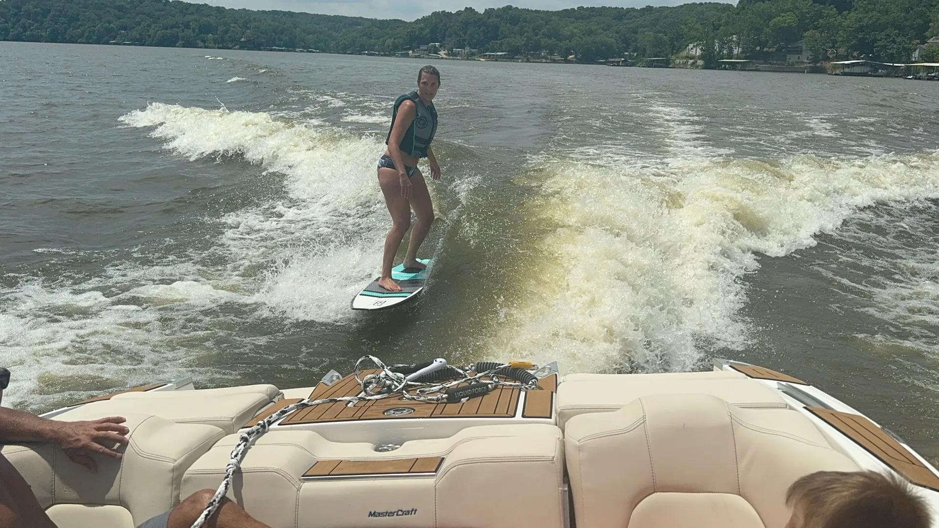2023 Mastercraft X24 loaded surf wake boat - for your next lake trip!