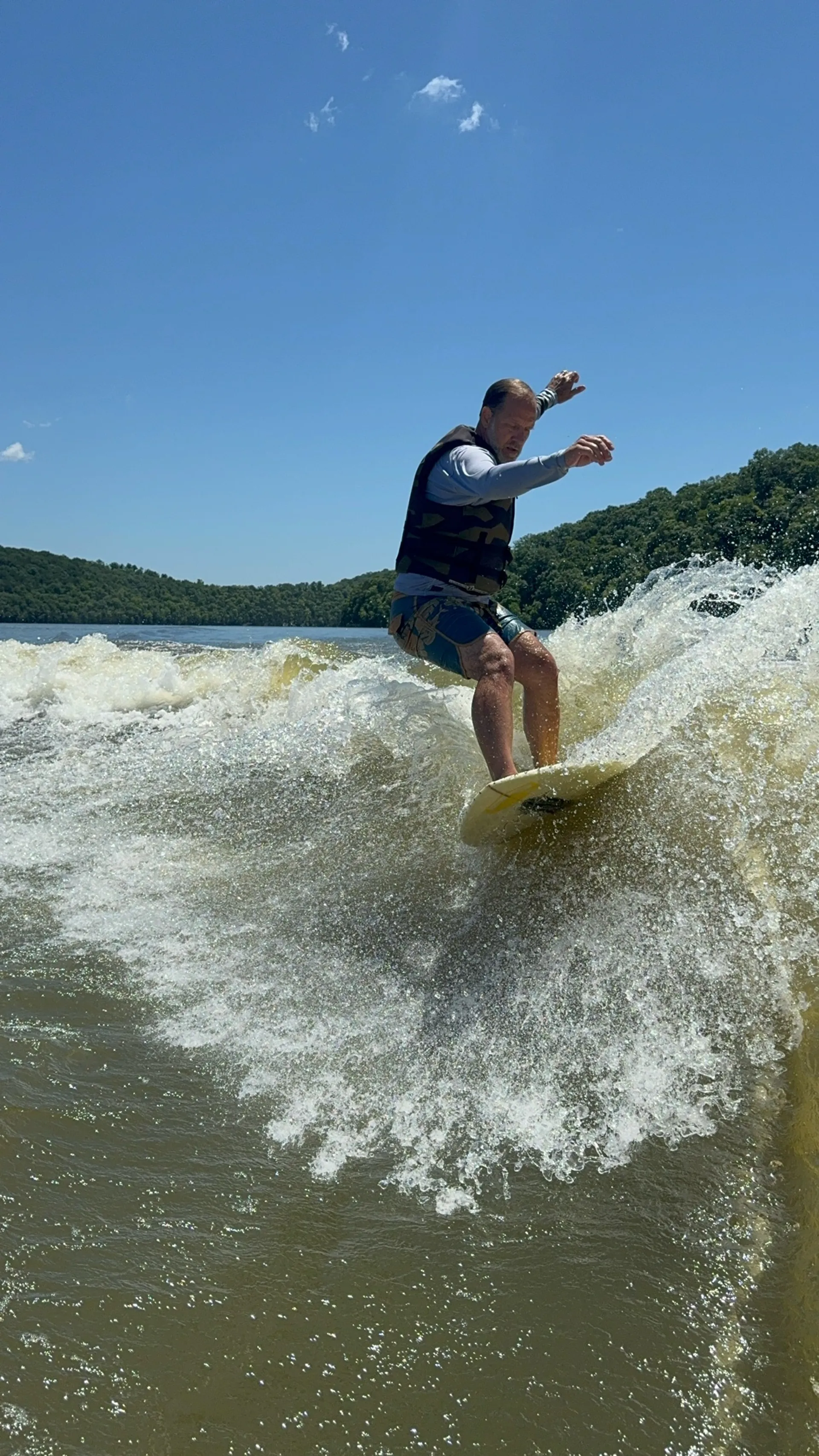 2023 Mastercraft X24 loaded surf wake boat - for your next lake trip!