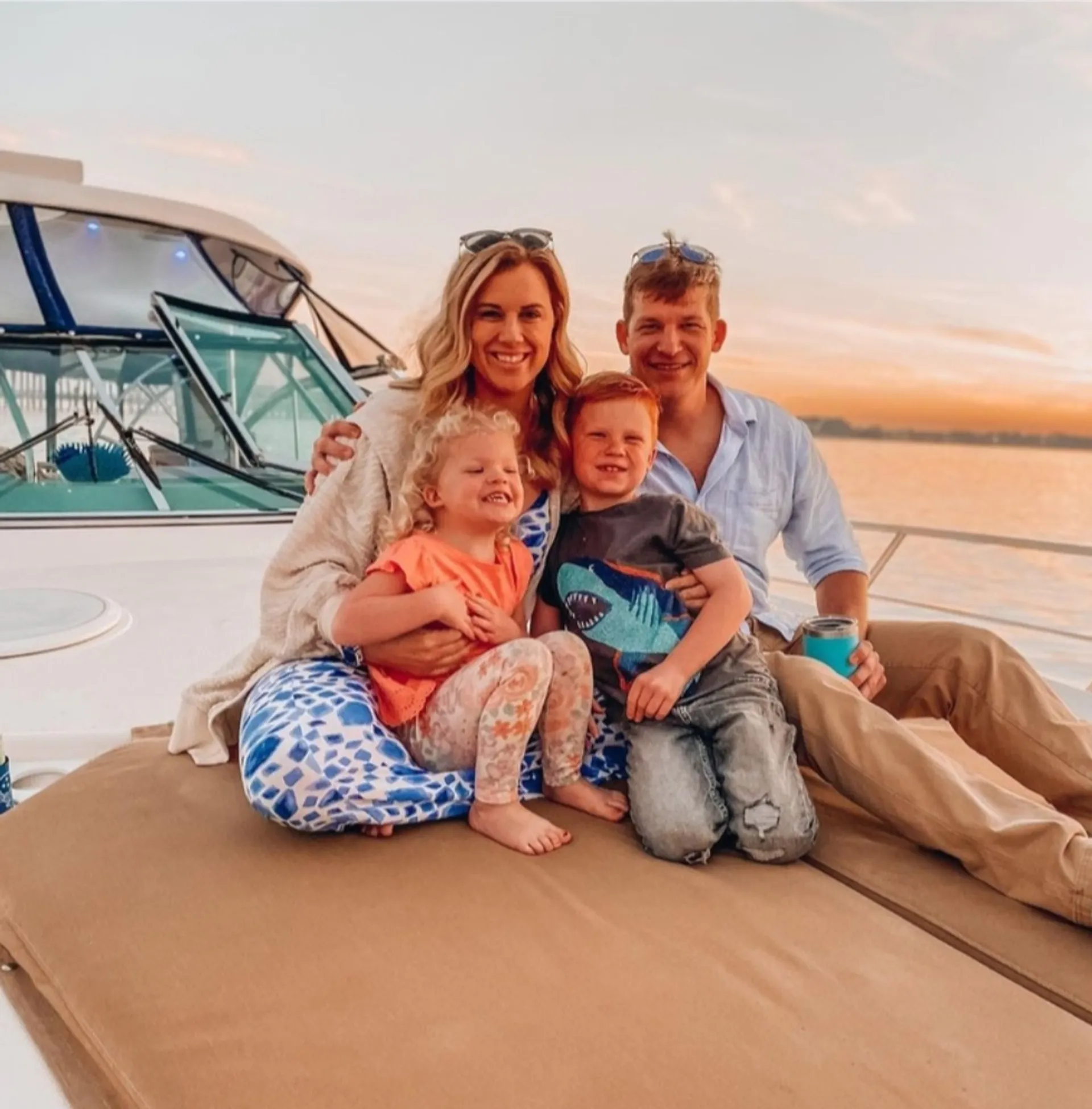 Private Luxury Yacht Cruise up to 13 guests. 2 bed/2 bath full kitchen
