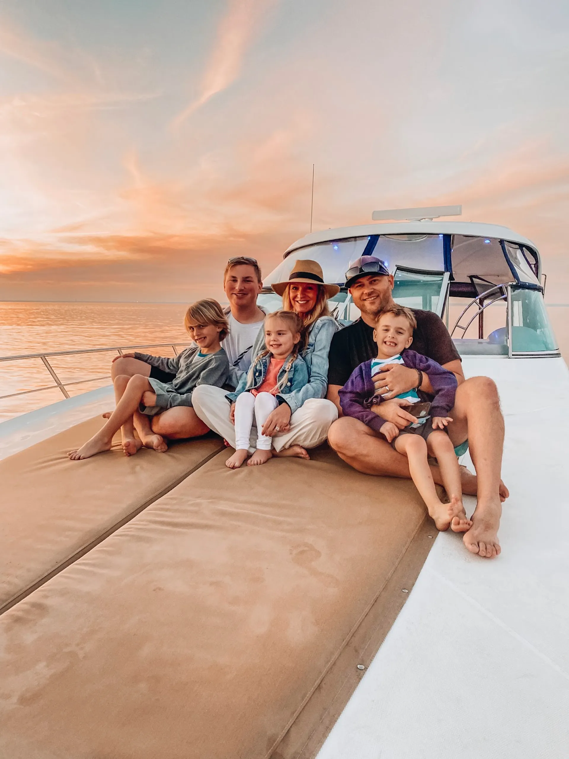 Private Luxury Yacht Cruise up to 13 guests. 2 bed/2 bath full kitchen