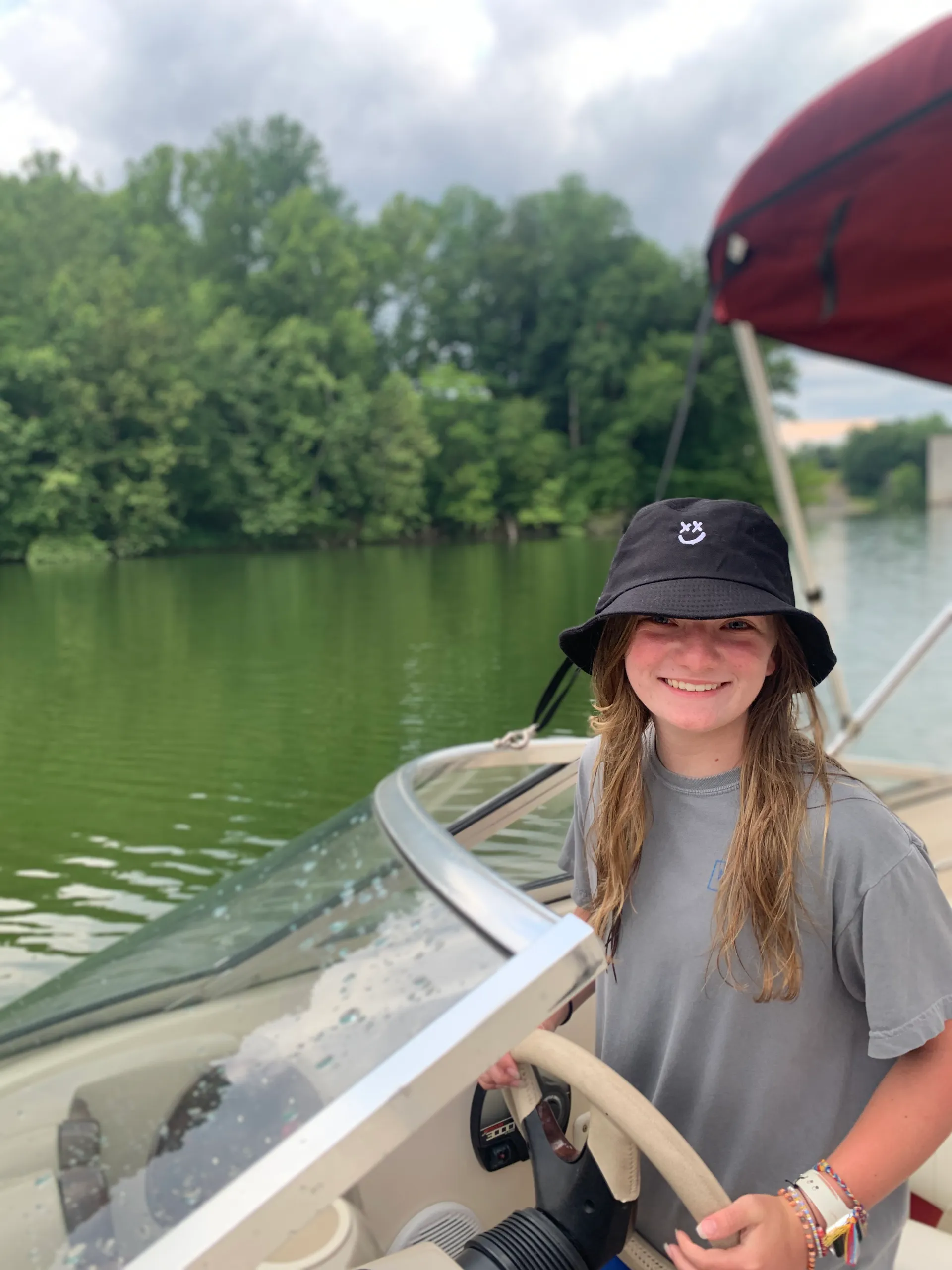 Rinker Boats 232 Captiva Bowrider in Crestwood, KY — photo 3