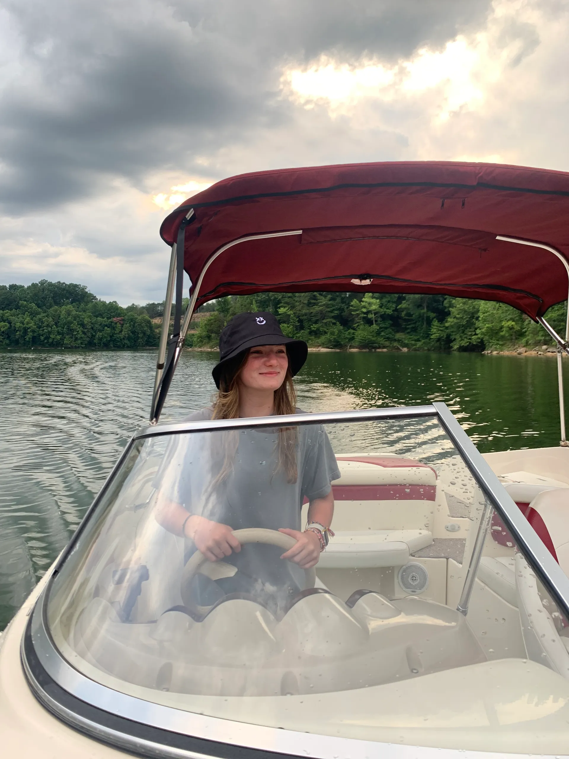 Rinker Boats 232 Captiva Bowrider in Crestwood, KY — photo 2