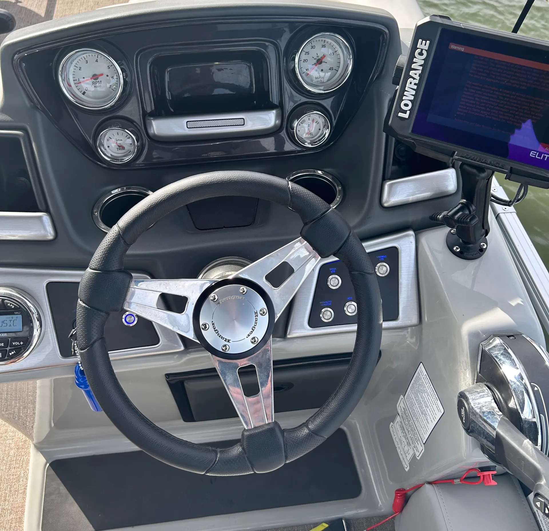 RANGER BOATS (AR) 220FC in Blanchard, OK — photo 6