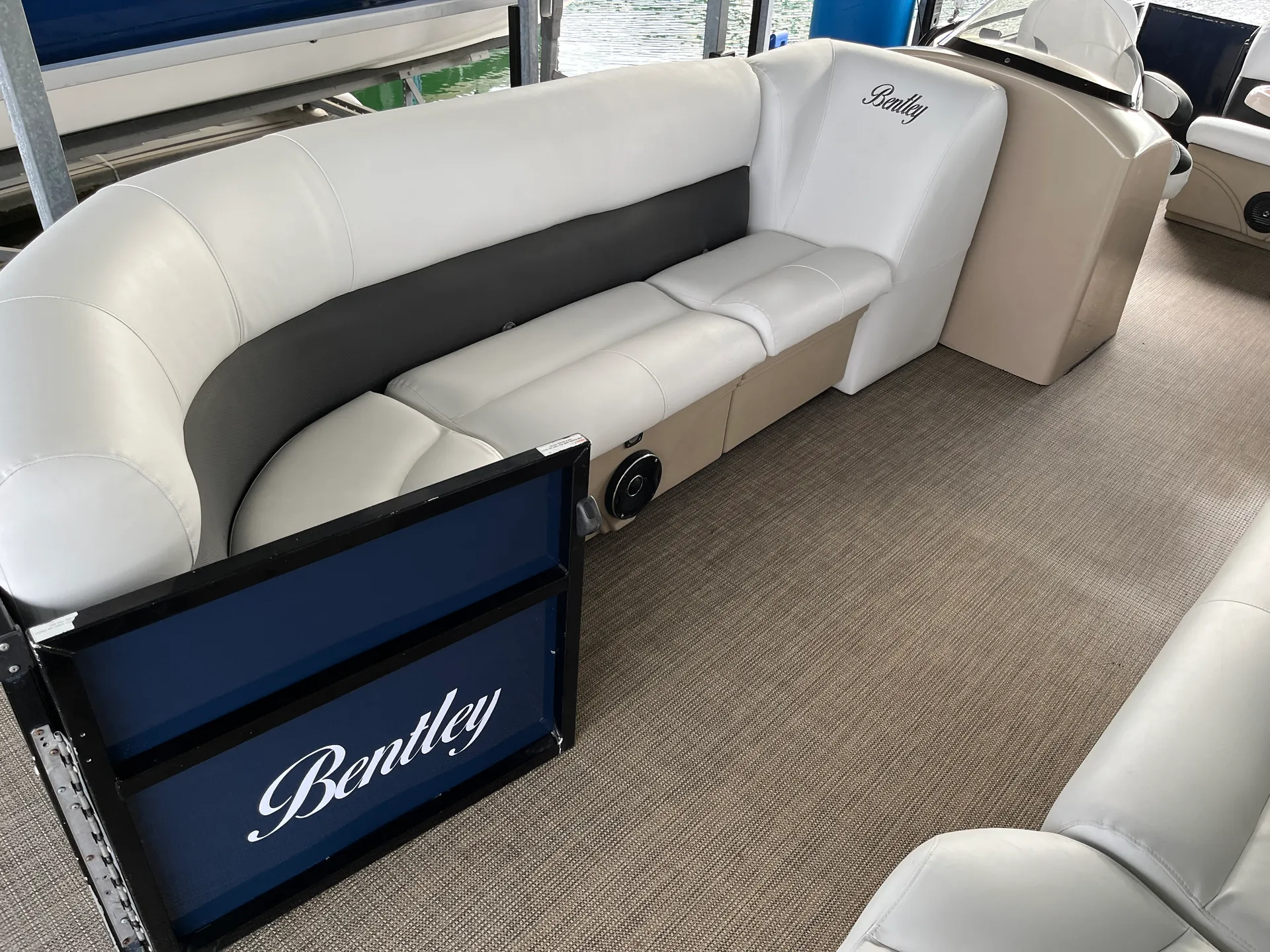Beautiful and Luxurious Bentley Blue Pontoon for 15 passengers 