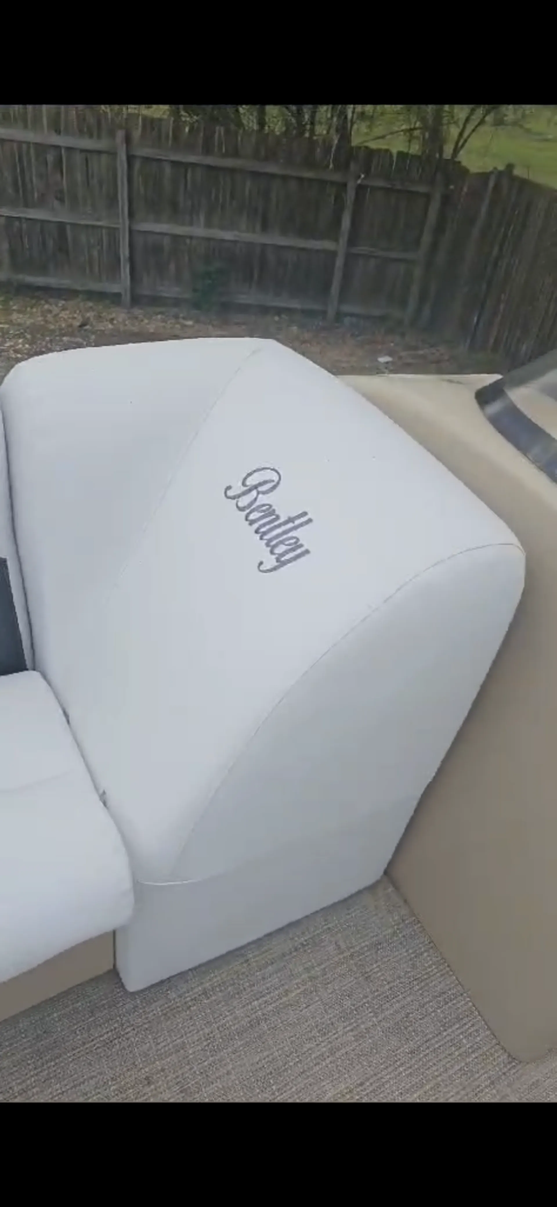 Beautiful and Luxurious Bentley Blue Pontoon for 15 passengers 