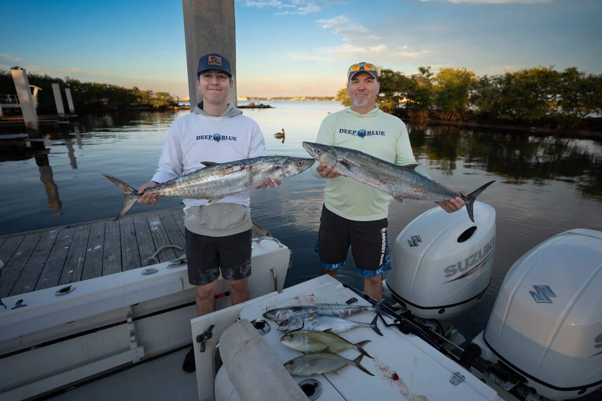 25’ Spacious,  CLEAN boat, loud music, and private cabin. 