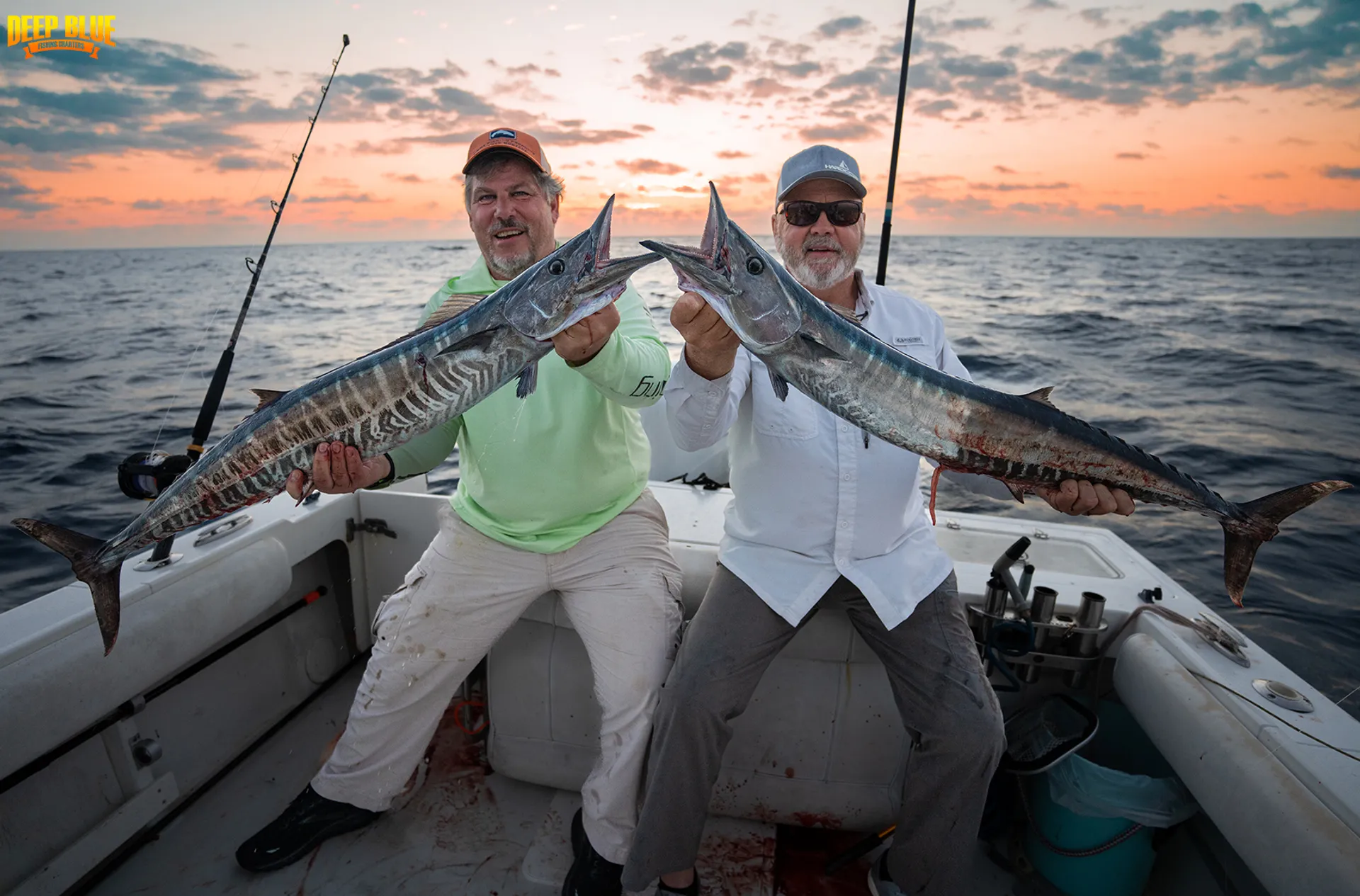 25’ Spacious,  CLEAN boat, loud music, and private cabin. 