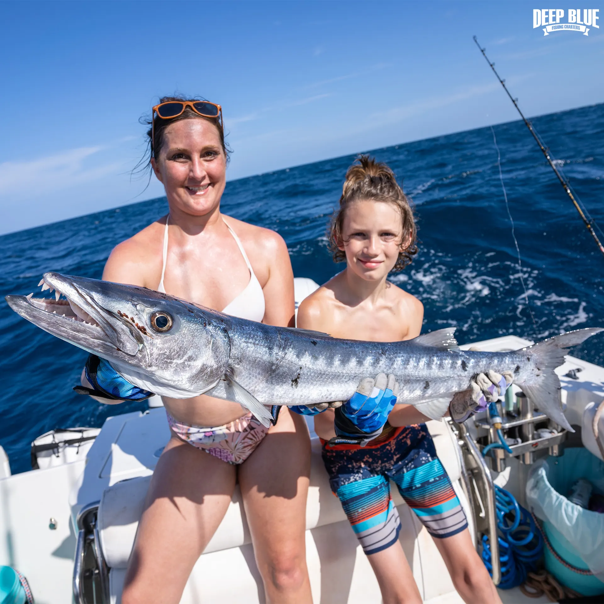 25’ Spacious,  CLEAN boat, loud music, and private cabin. 