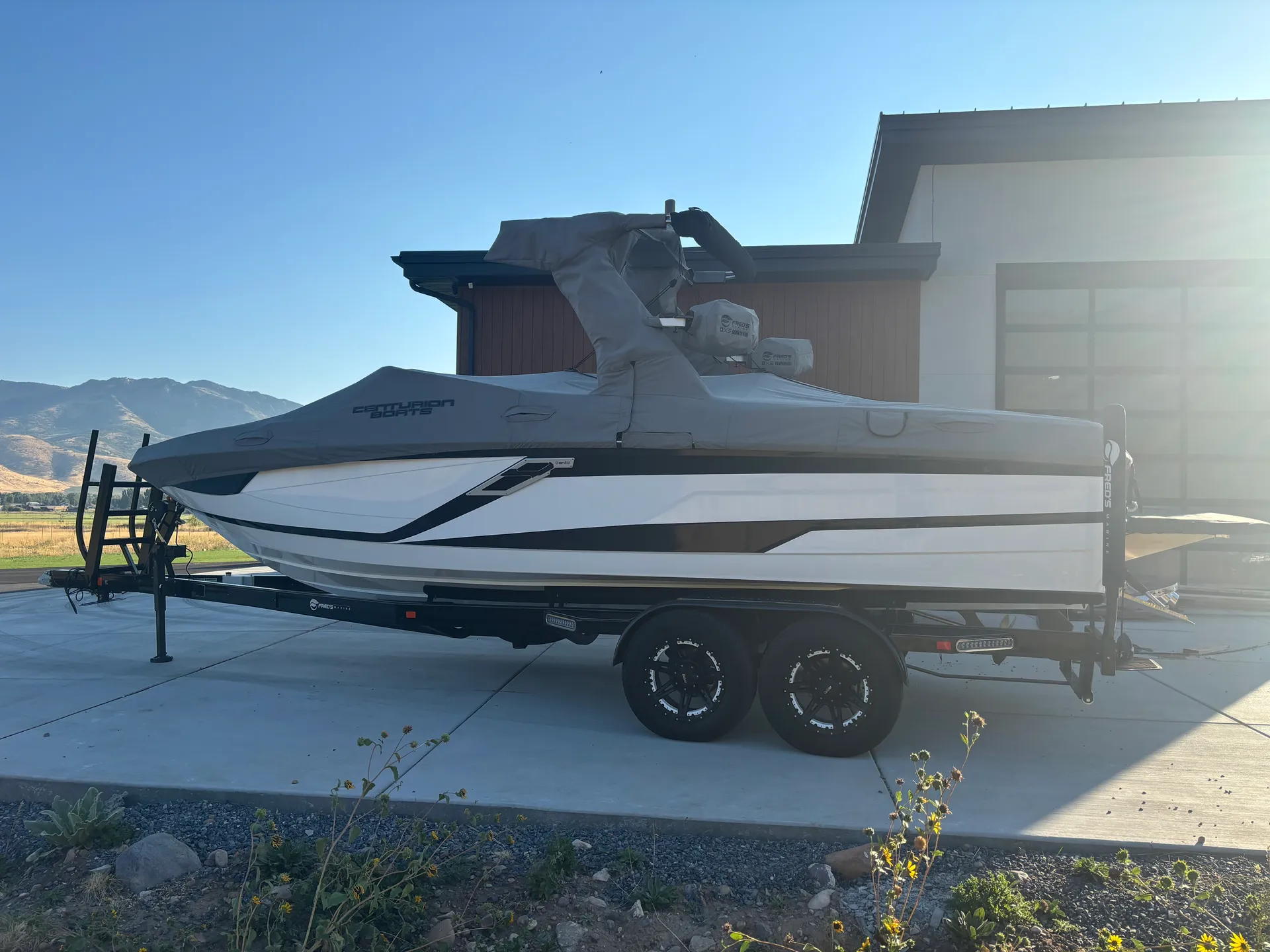 2023 Centurion Ri245 - Luxury Wake Surf Boat