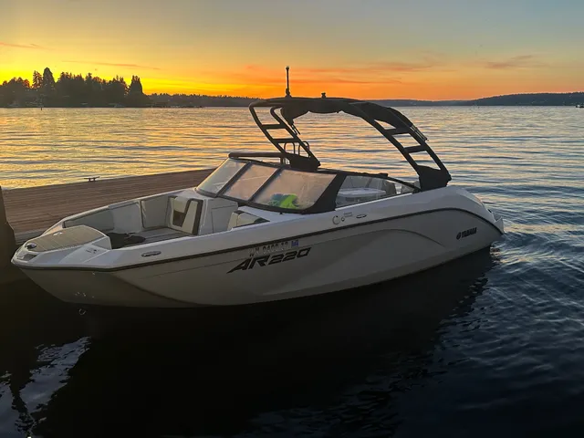 Rent a YAMAHA ski and wakeboard in Kirkland, WA near me