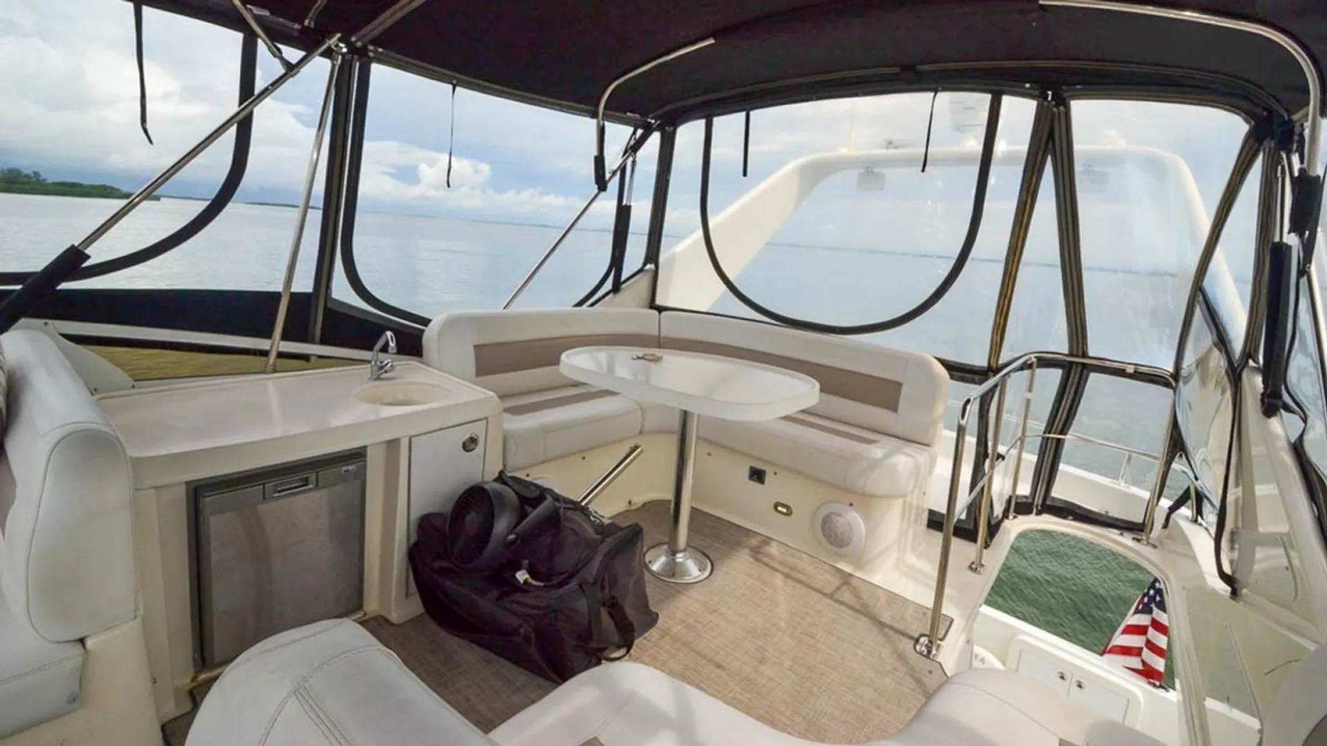 Carver Yachts 42ss in St. Petersburg, FL — photo 3