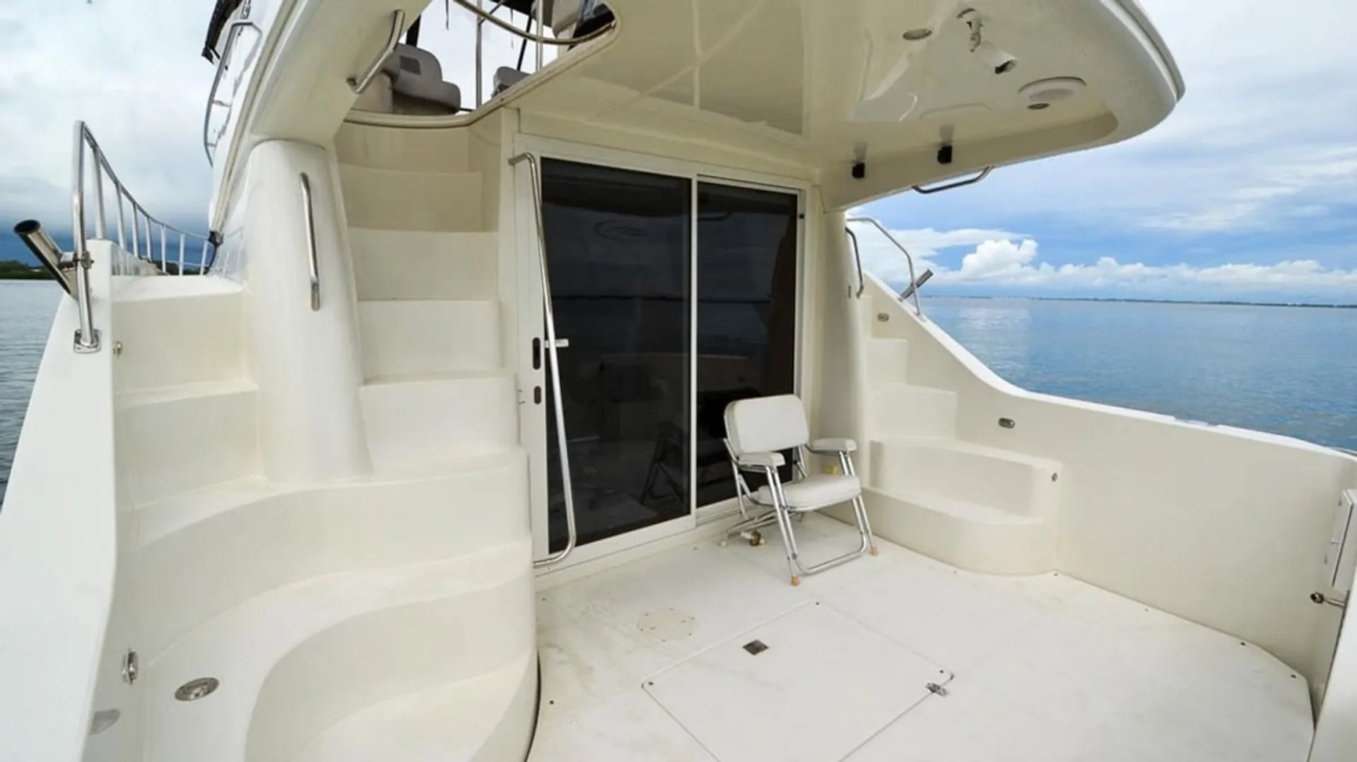 Carver Yachts 42ss in St. Petersburg, FL — photo 4