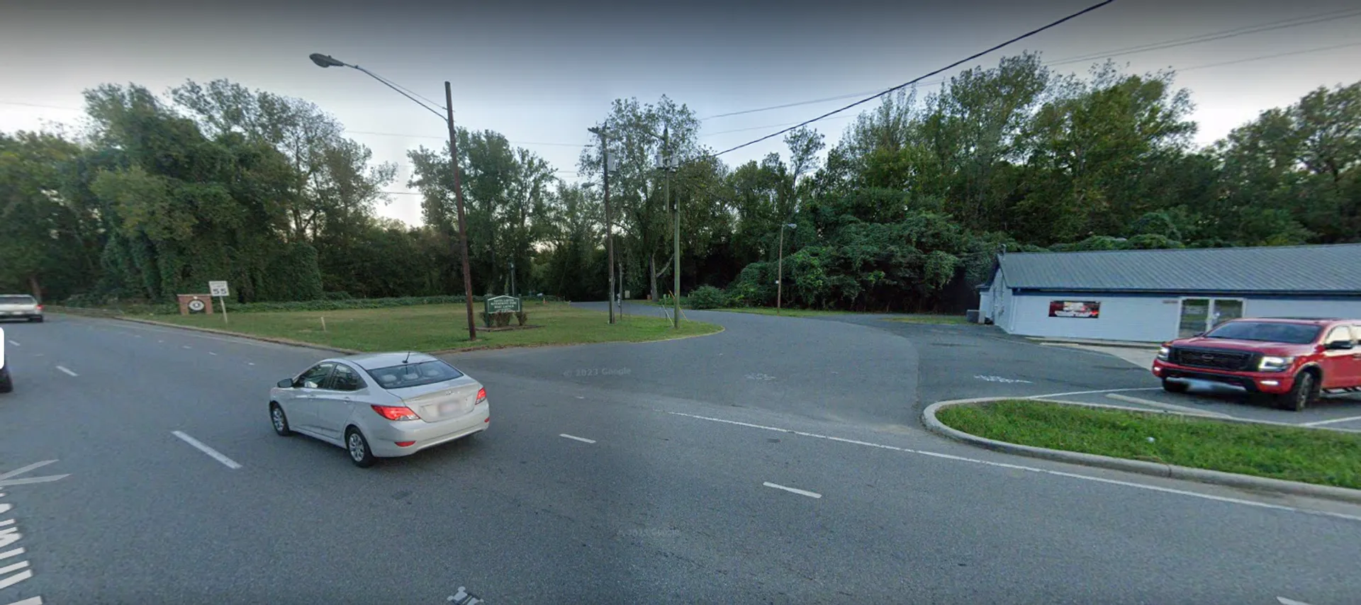 24' pontoon 150hp holds 11 ppl