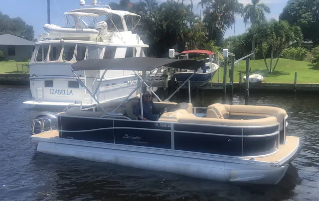 Rent a BARLETTA BOATS pontoon in Stuart, FL near me