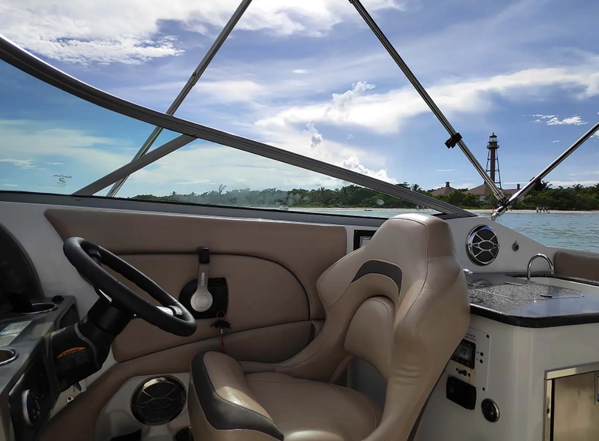 Hurricane Boats 2690 in Cape Coral, FL — photo 4