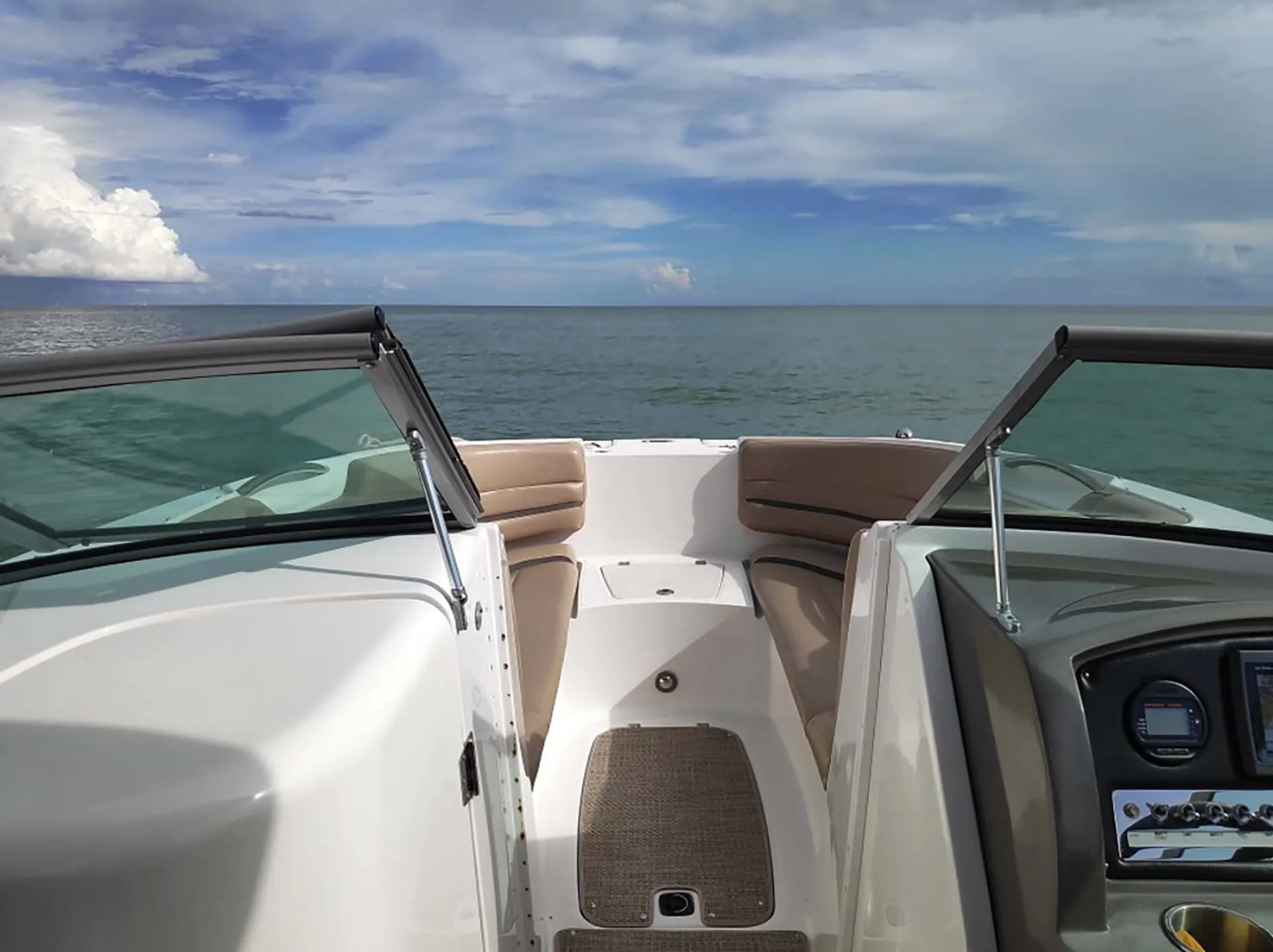 Hurricane Boats 2690 in Cape Coral, FL — photo 10