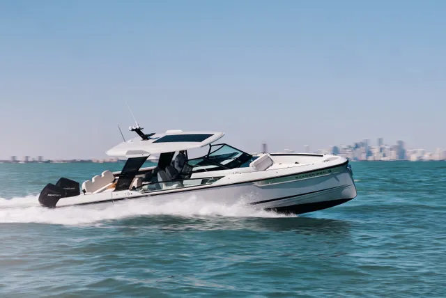 Rent a motor yacht in Miami, FL near me