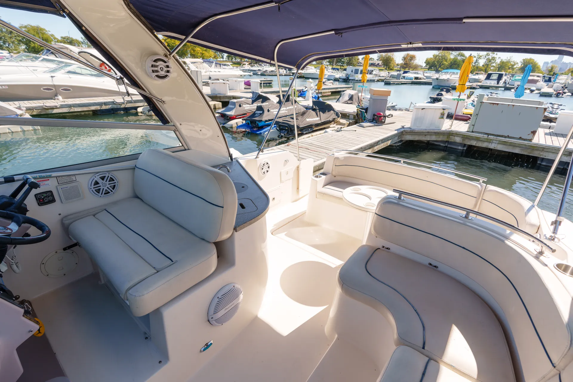 Visit the Chicago Playpen! - 34' Rinker Fiesta Vee Yacht