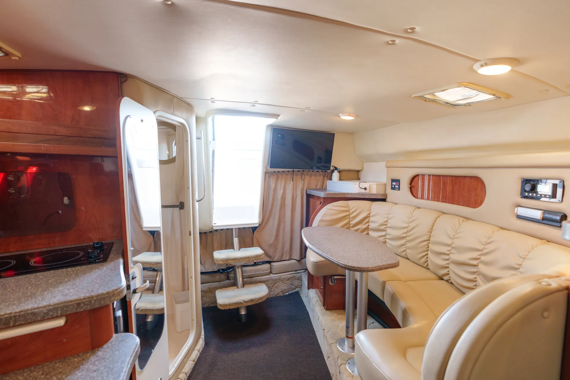 Visit the Chicago Playpen! - 34' Rinker Fiesta Vee Yacht