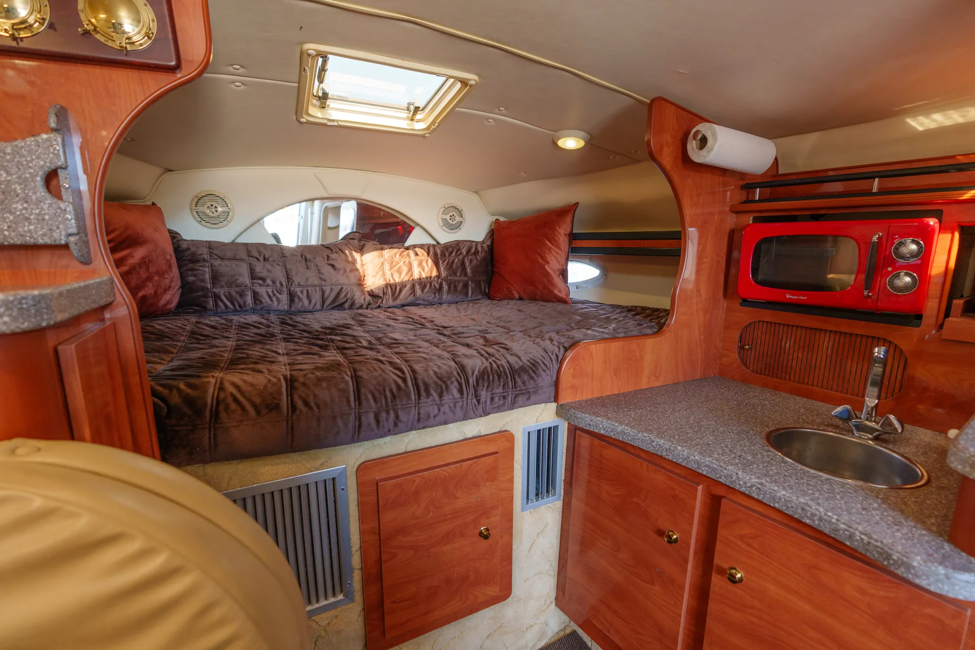 Visit the Chicago Playpen! - 34' Rinker Fiesta Vee Yacht