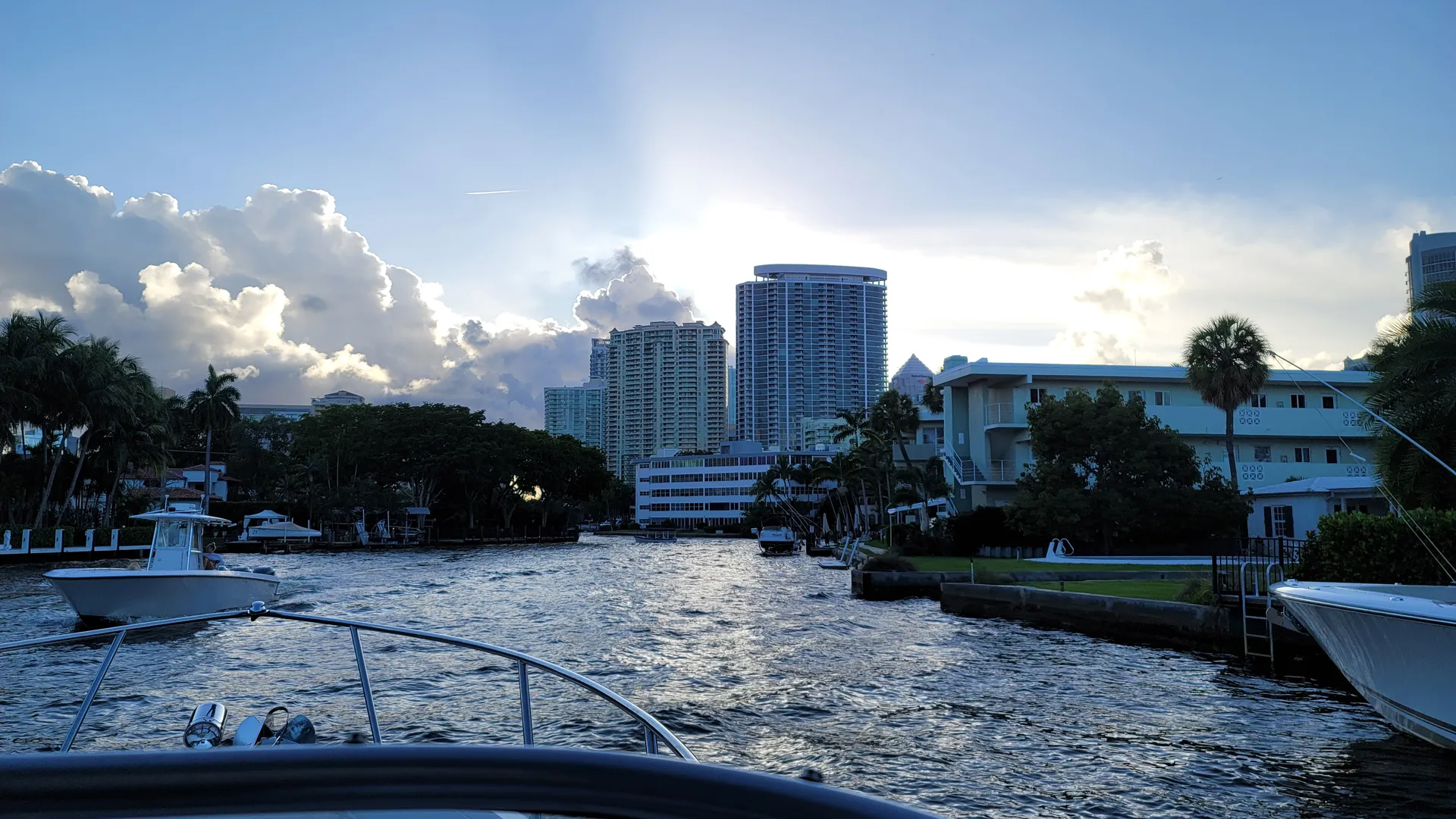 Sandbar or Sunset Cruise on this 27 foot cabin cruiser