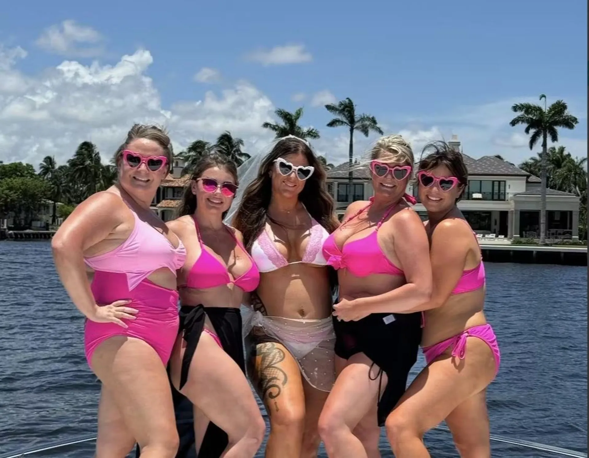 38ft Sea Ray Sundancer Yacht in FORT LAUDERDALE !!