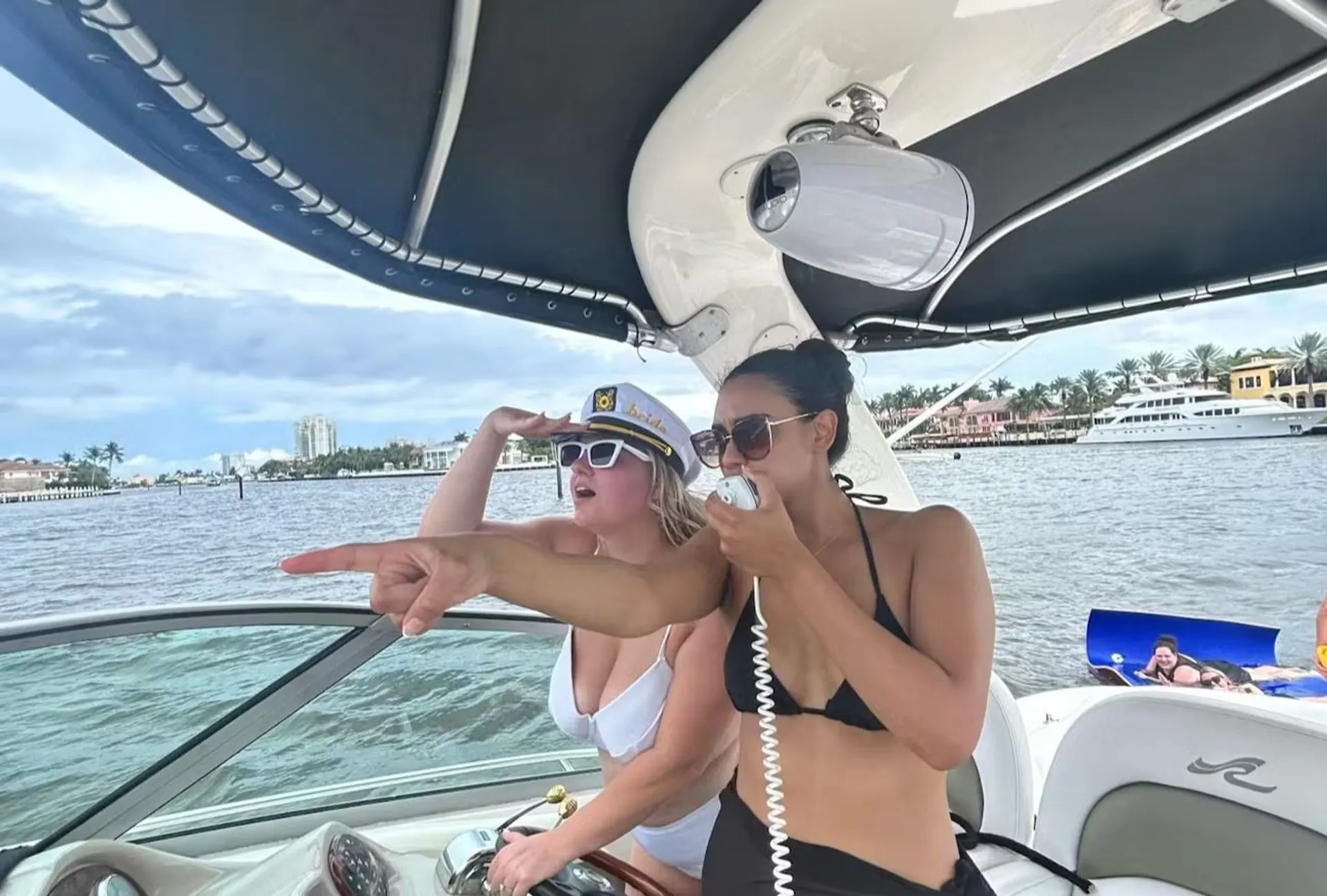 38ft Sea Ray Sundancer Yacht in FORT LAUDERDALE !!