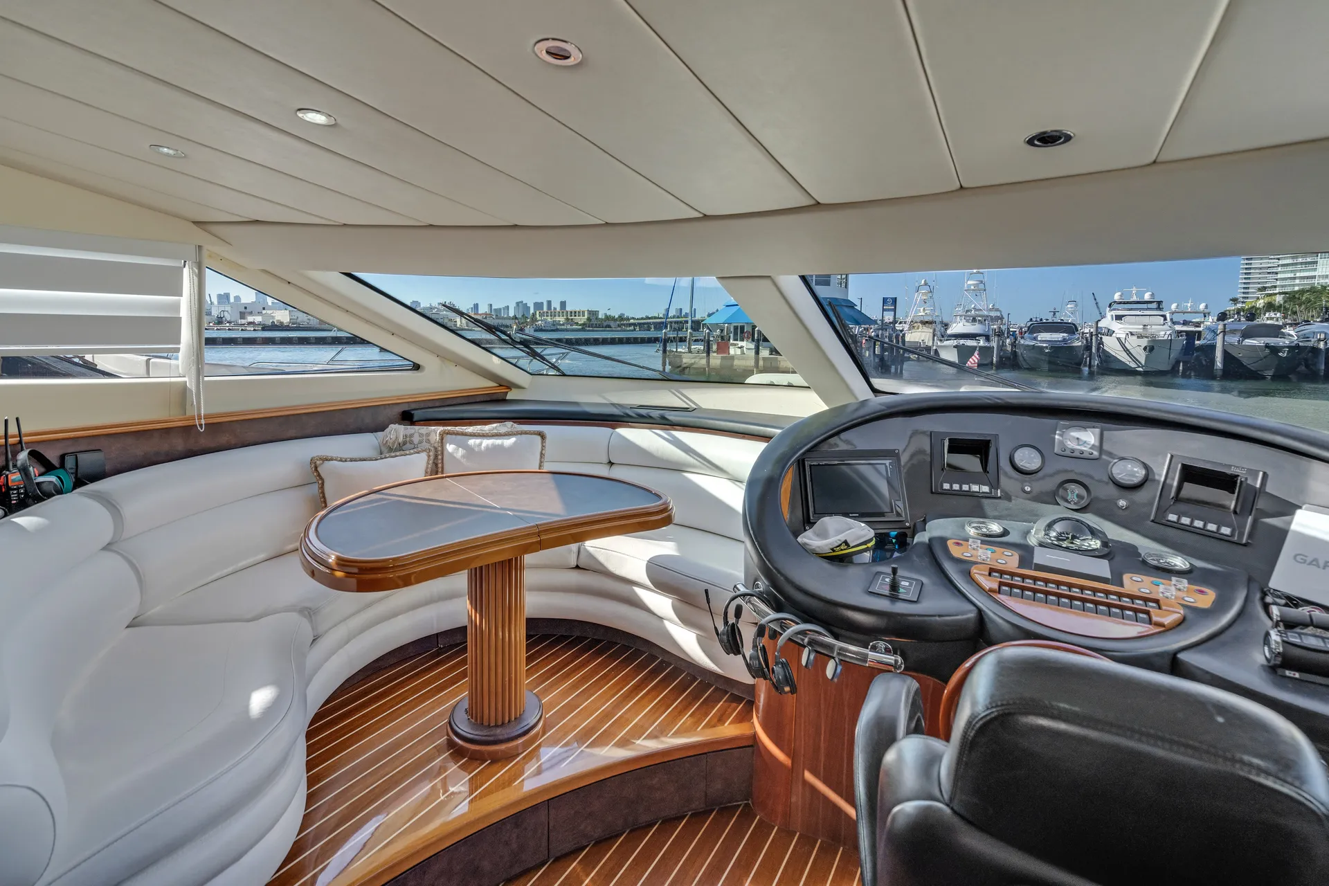 85' Luxury Ultimate Azimut , JACUZZI INCLUDED