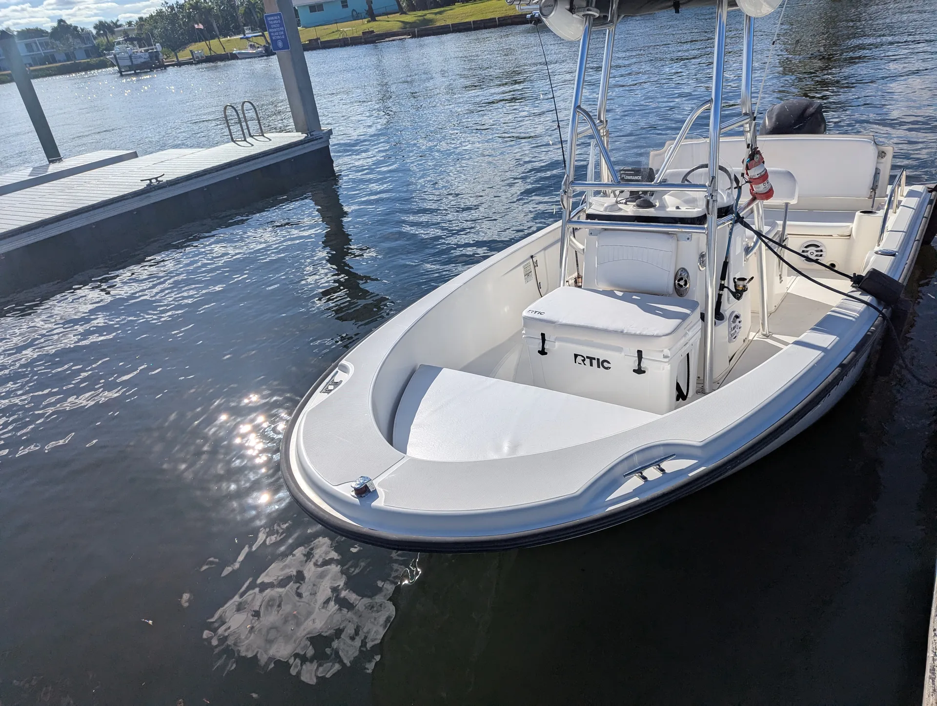 Boston Whaler Dauntless 180 - Great for fishing & Peanut Island trips