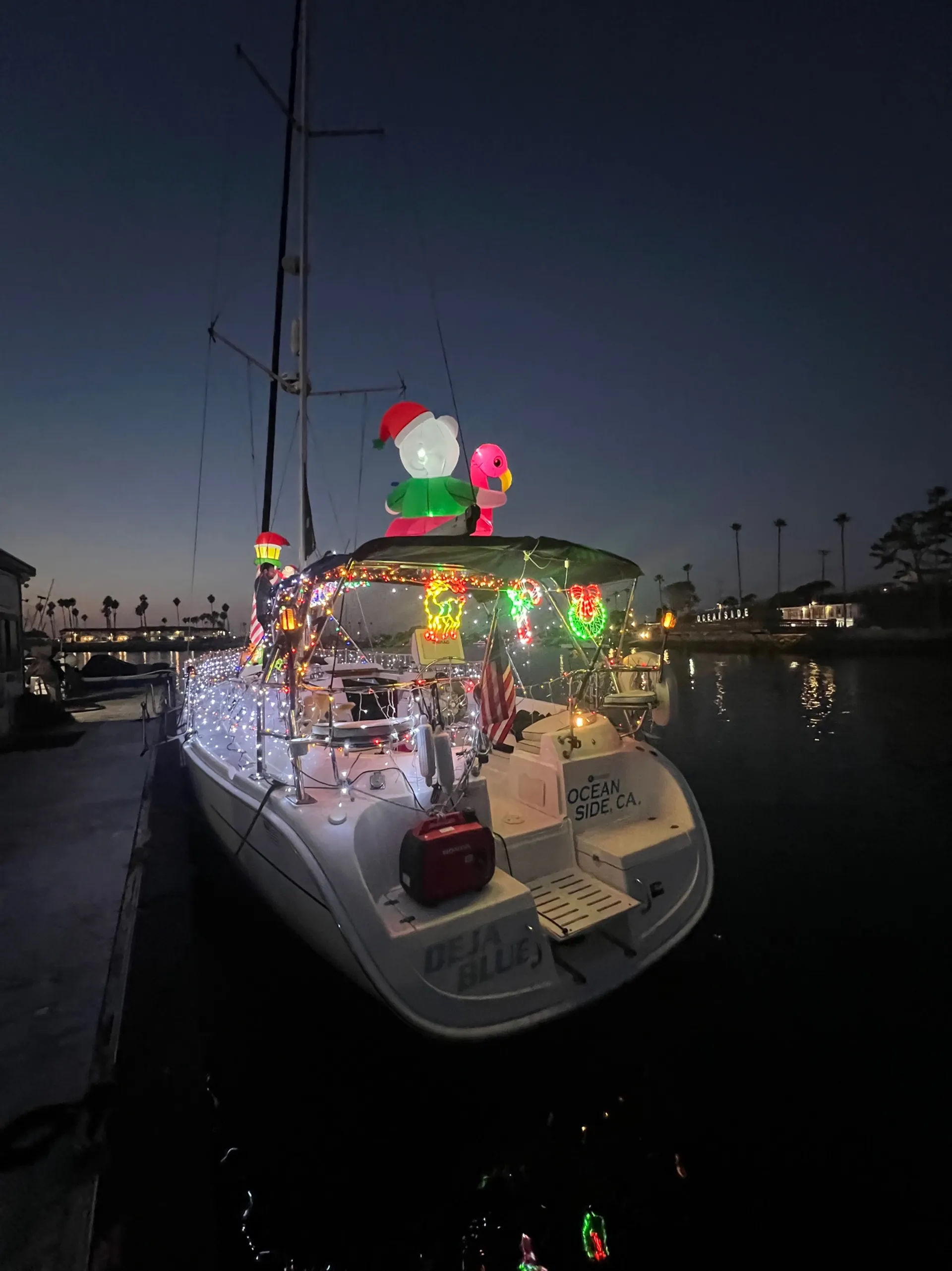 Sail in style on Deja Blue our 36 foot Hunter Yatch 🐬⛵️