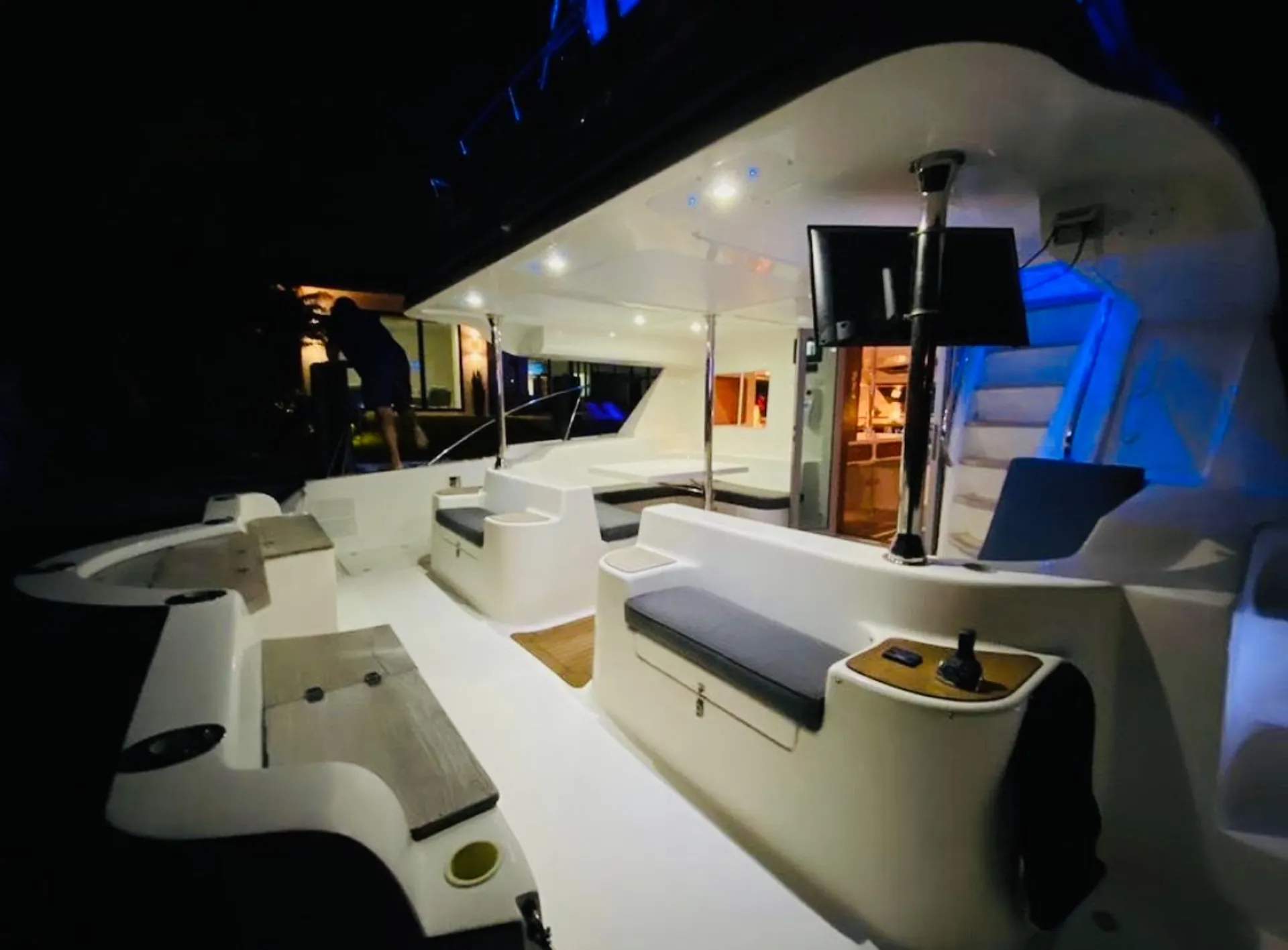 Luxury Yacht Charter – Custom Trips, Parties &amp; Unforgettable Adventure