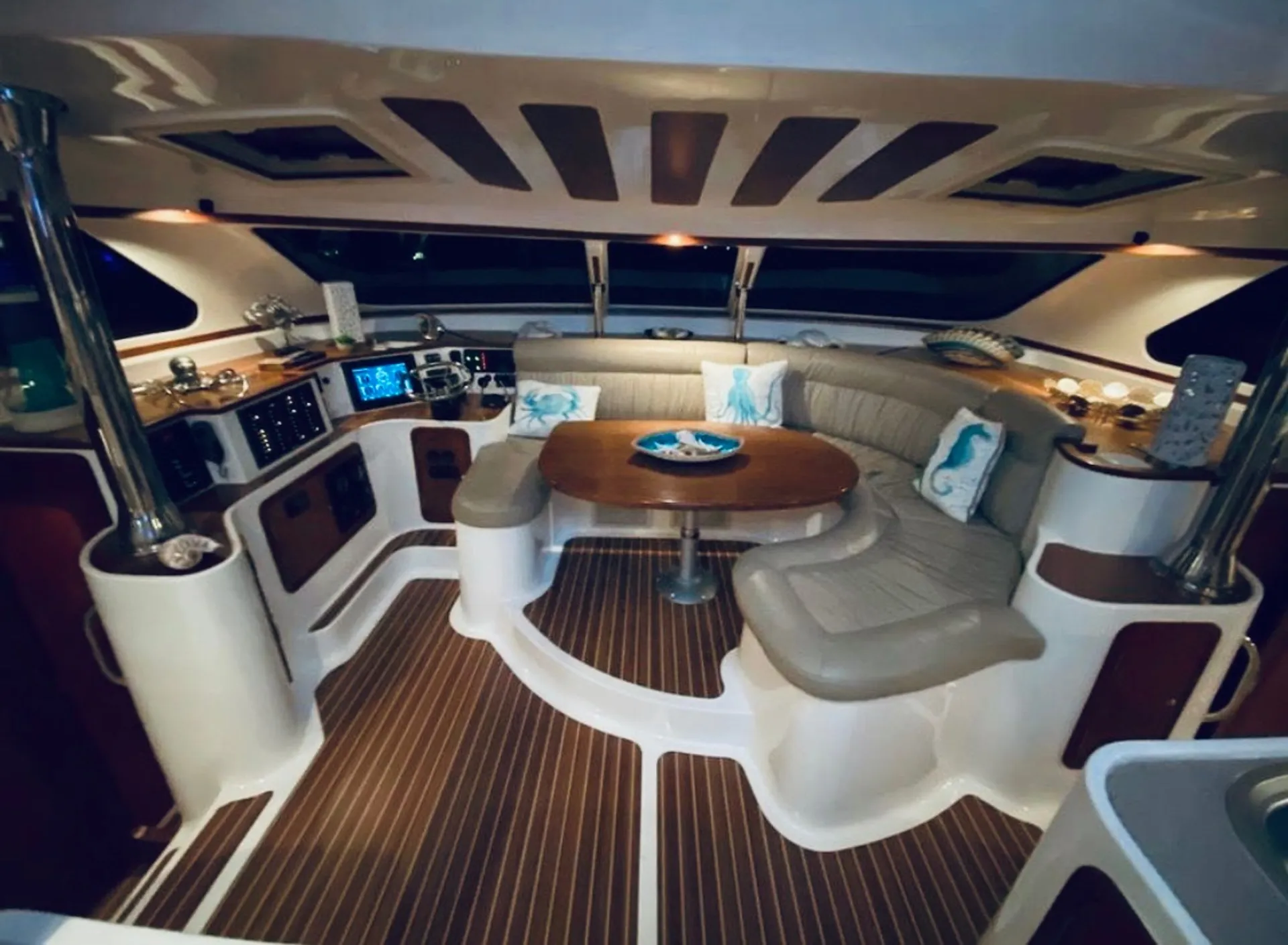 Luxury Yacht Charter – Custom Trips, Parties &amp; Unforgettable Adventure