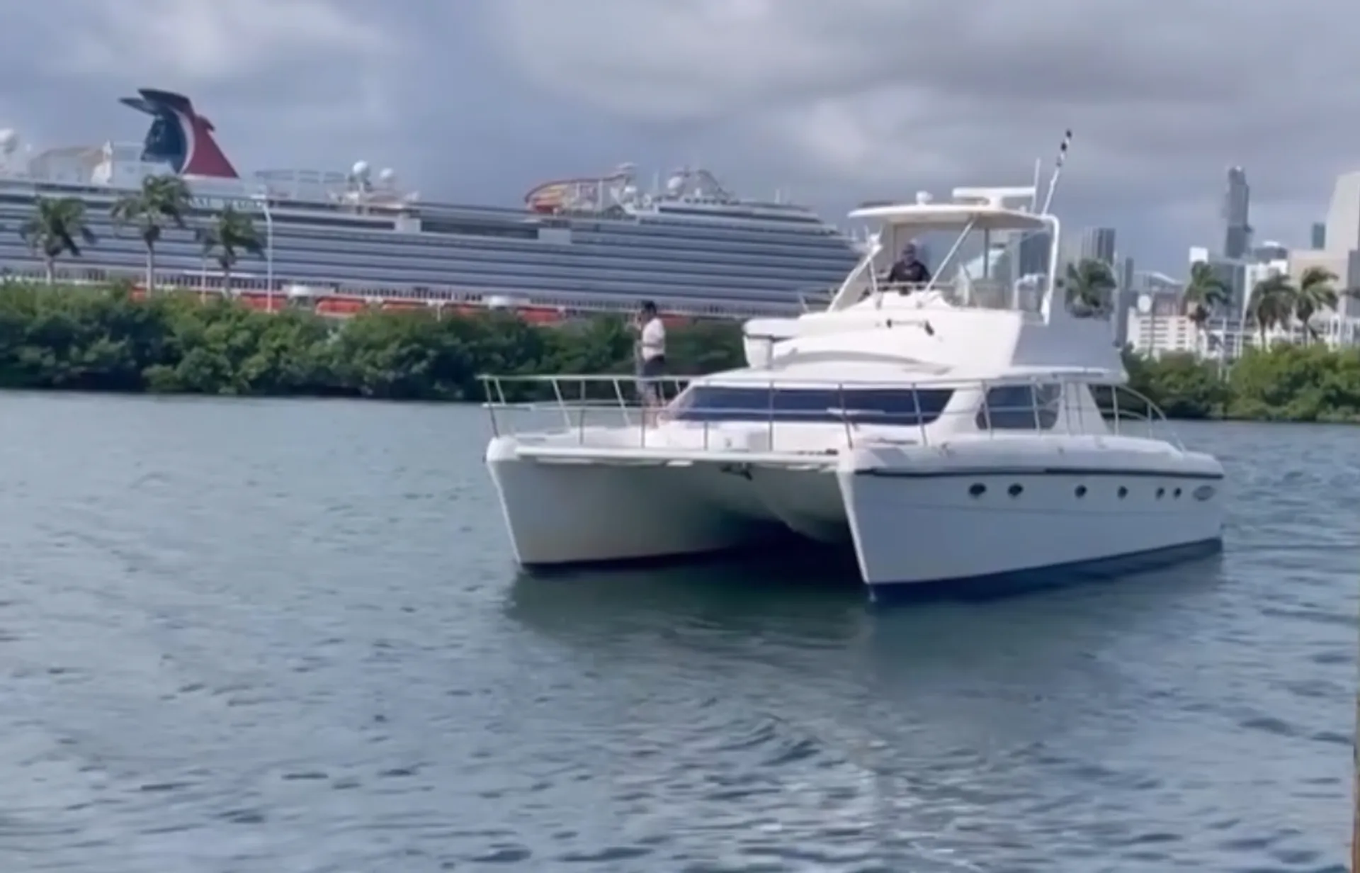 Luxury Yacht Charter – Custom Trips, Parties &amp; Unforgettable Adventure