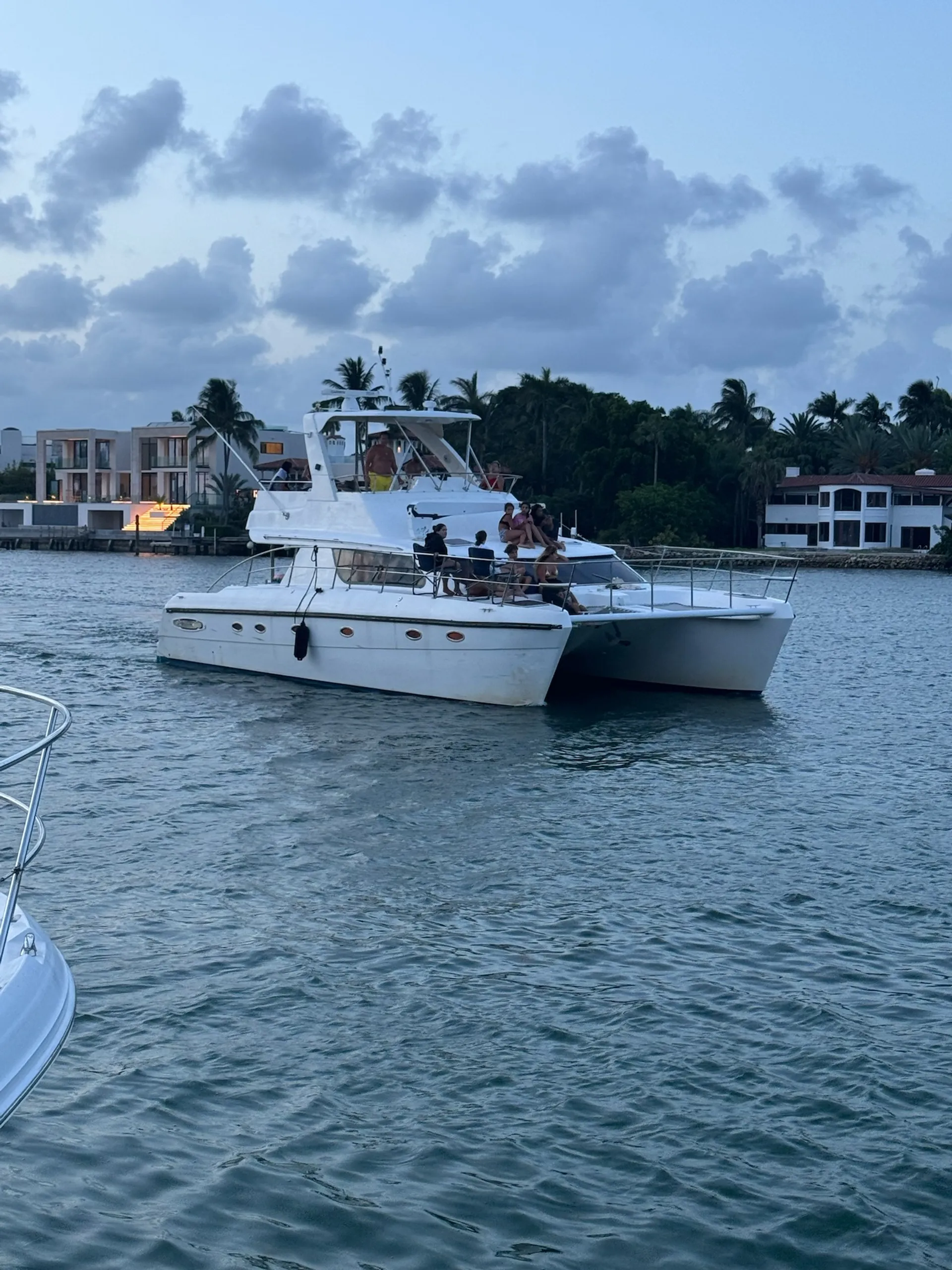 Luxury Yacht Charter – Custom Trips, Parties &amp; Unforgettable Adventure