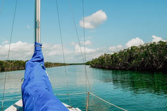 Rent a CATALINA cruiser in Key Largo, FL near me